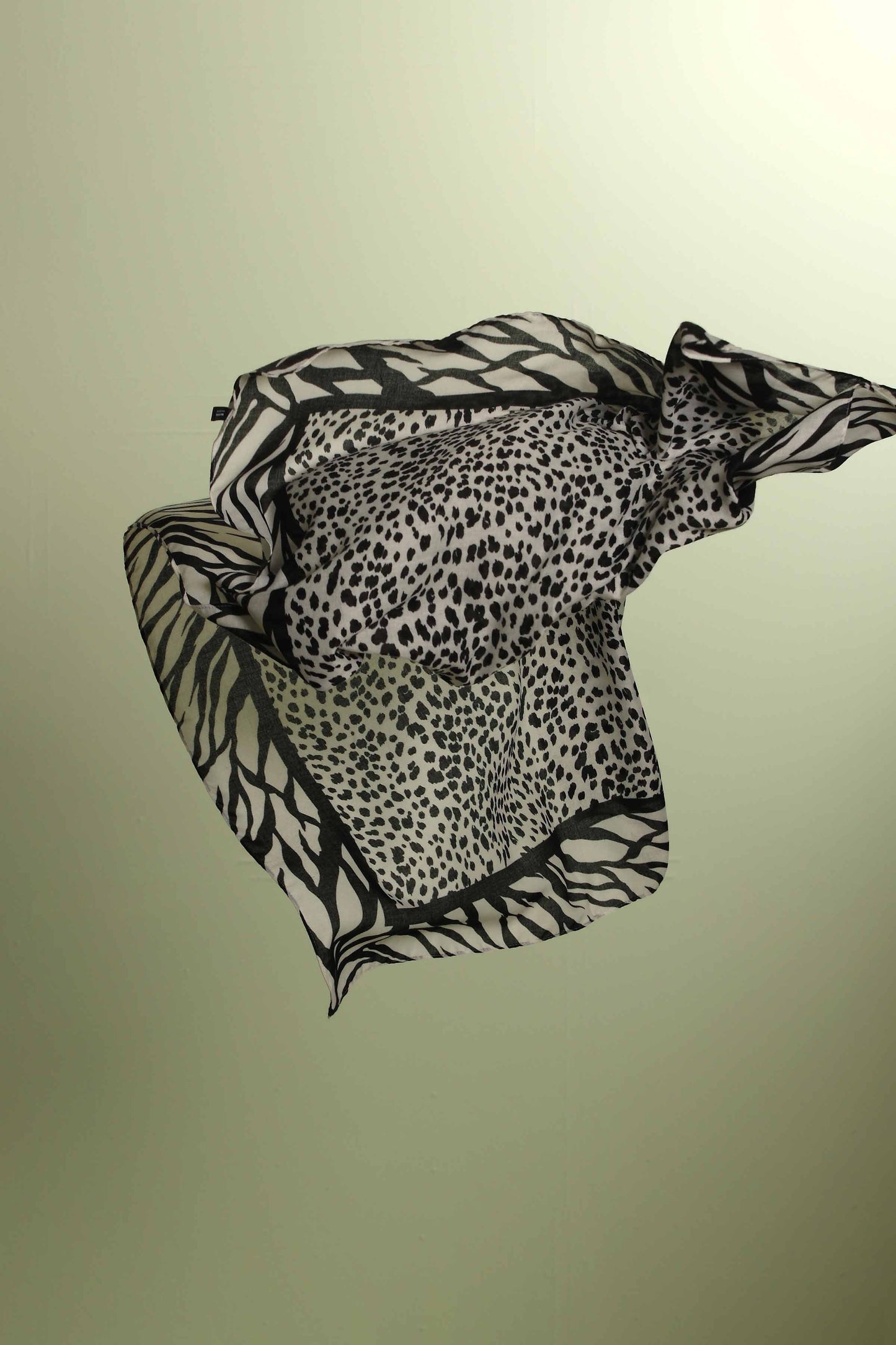 Nishat Linen - Black Women Scarf - 432532103
