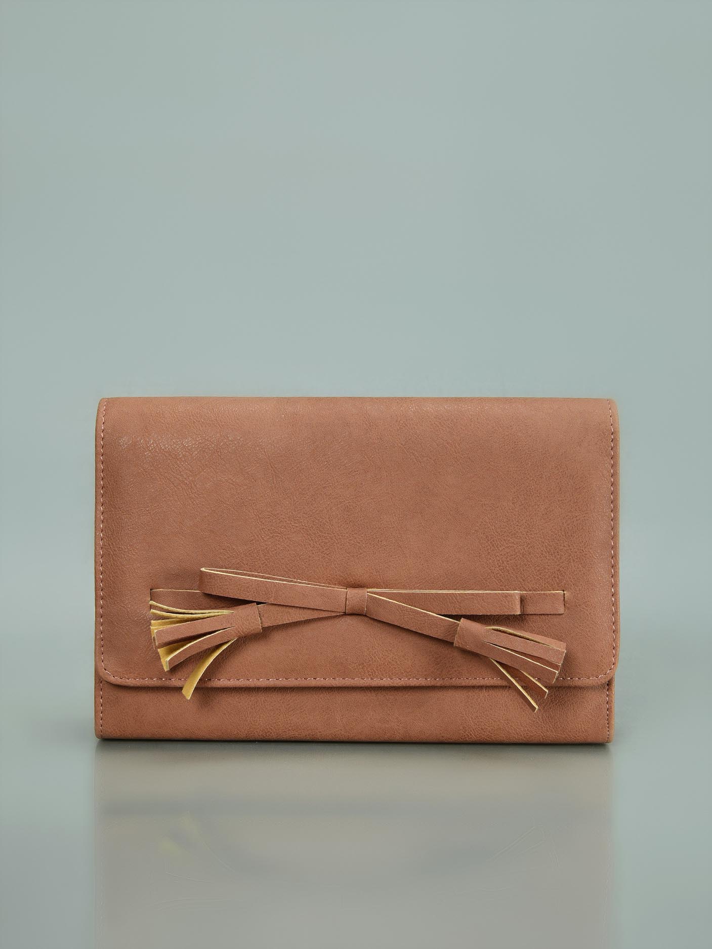 Limelight - Bow Detail Clutch