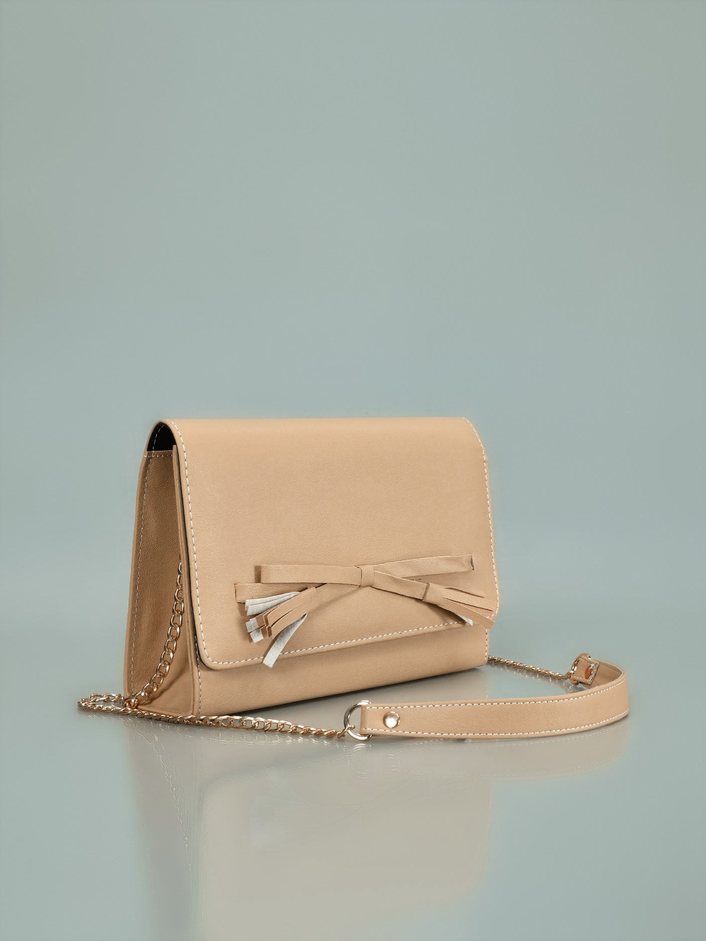 Limelight - Bow Detail Clutch