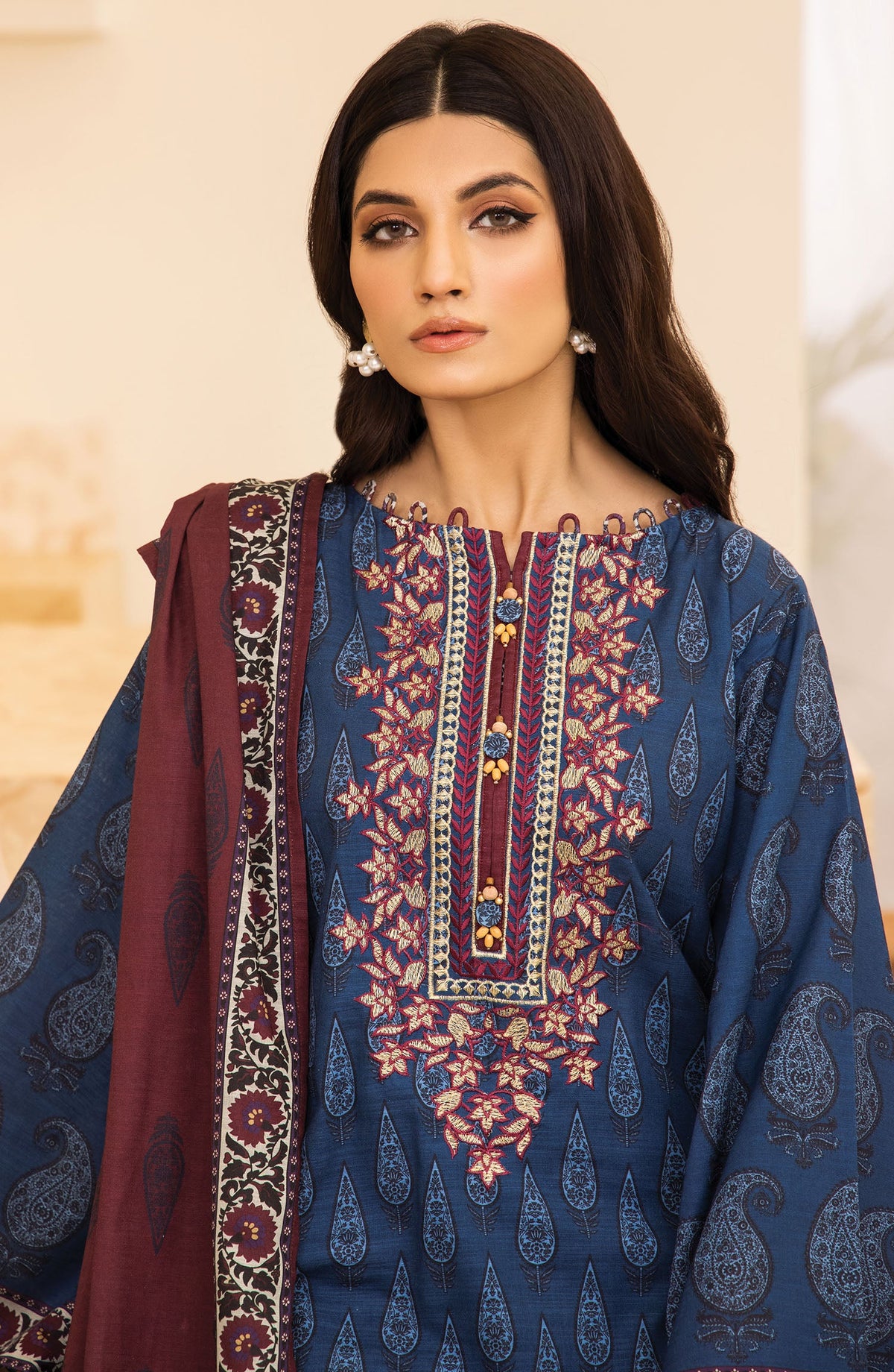 Orient - Unstitched 3 Piece Embroidered Khaddar Shirt , Khaddar Pant and Khaddar Dupatta