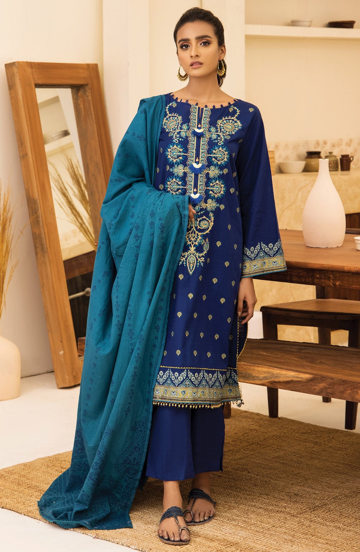 Orient - Unstitched 3 Piece Embroidered Khaddar Shirt , Pant and Khaddar Dupatta