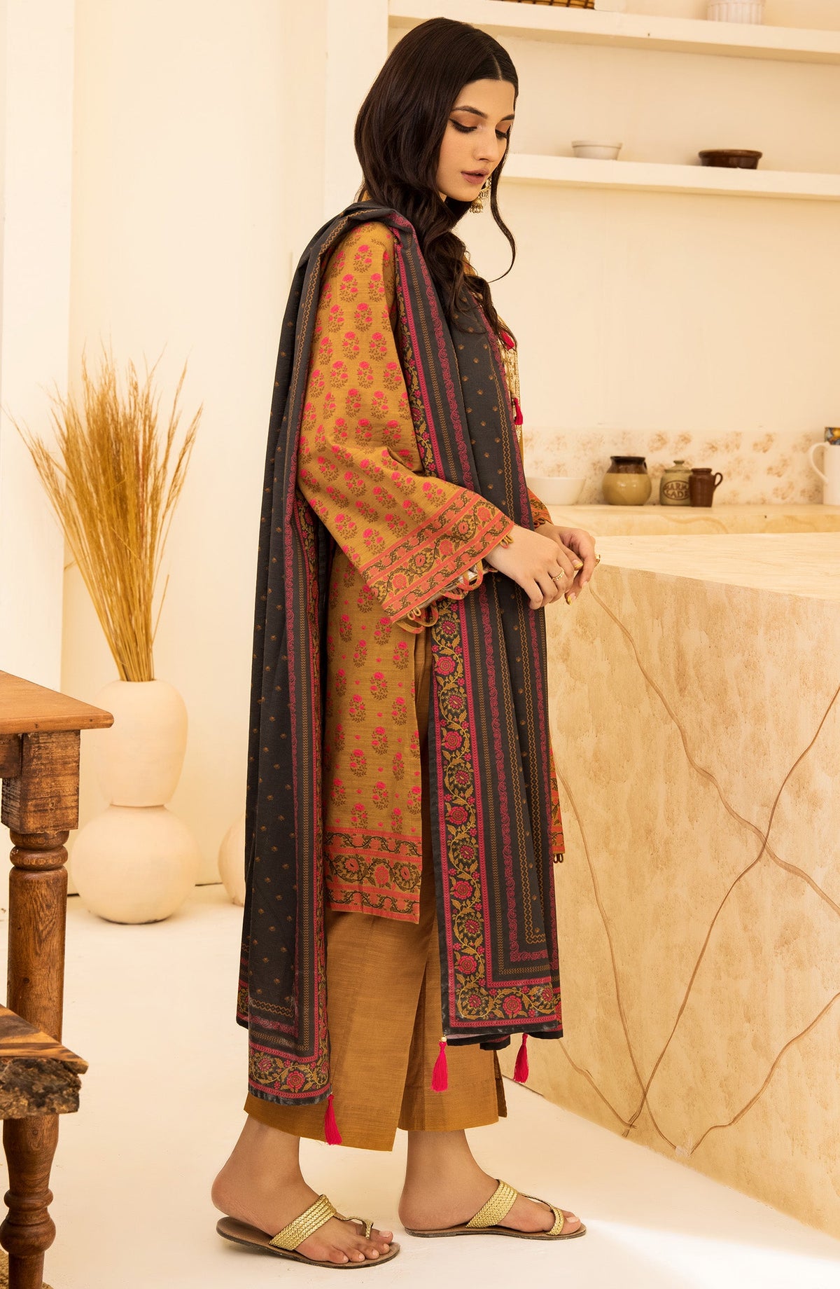 Orient - Unstitched 3 Piece Embroidered Khaddar Shirt , Khaddar Pant and Khaddar Dupatta