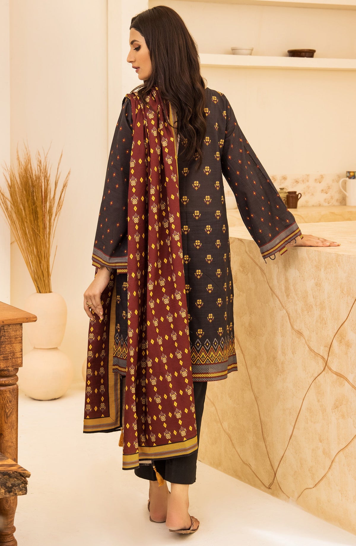 Orient - Unstitched 3 Piece Embroidered Khaddar Shirt , Khaddar Pant and Khaddar Dupatta