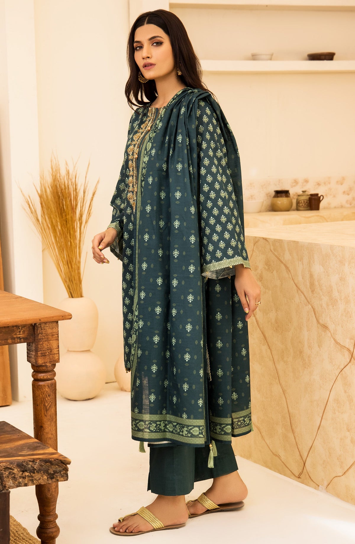 Orient - Unstitched 3 Piece Embroidered Khaddar Shirt , Khaddar Pant and Khaddar Dupatta