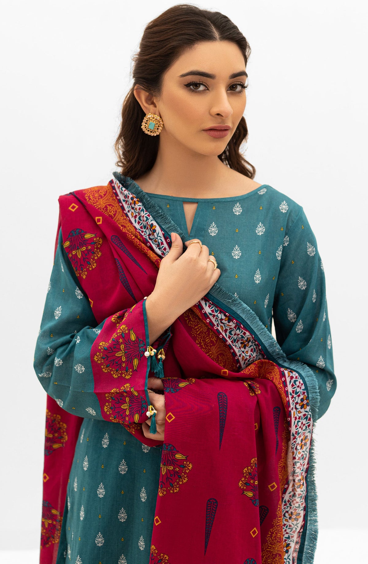 Orient - Unstitched 3 Piece Printed Lawn Shirt , Cambric Pant and Lawn Dupatta