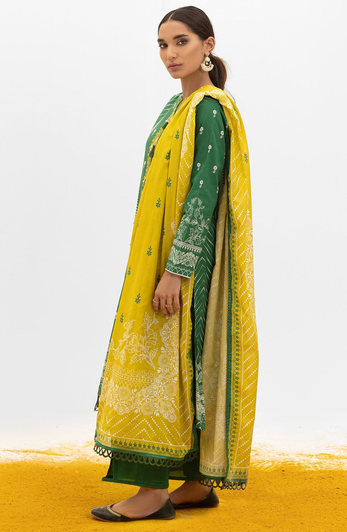 Orient - Unstitched 3 Piece Embroidered Lawn Shirt , Cambric Pant and Lawn Dupatta