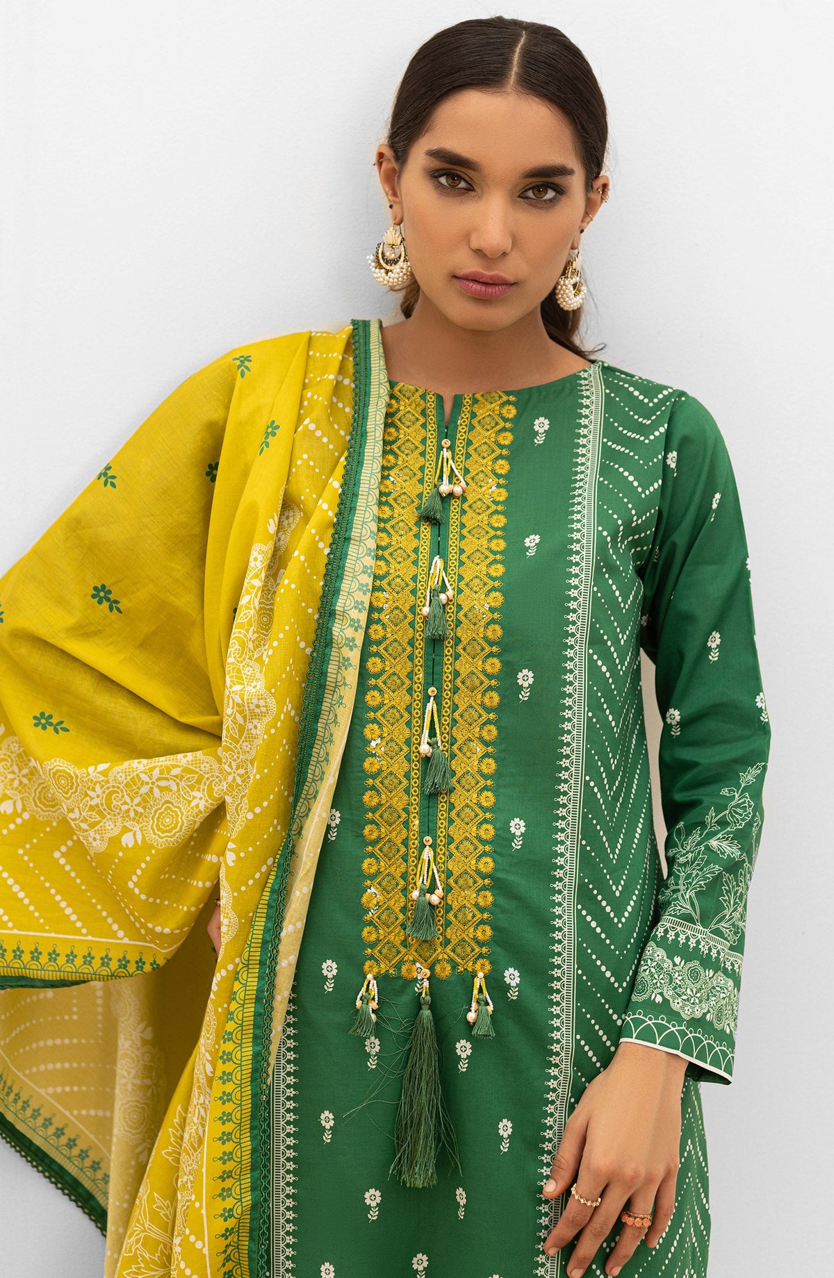 Orient - Unstitched 3 Piece Embroidered Lawn Shirt , Cambric Pant and Lawn Dupatta