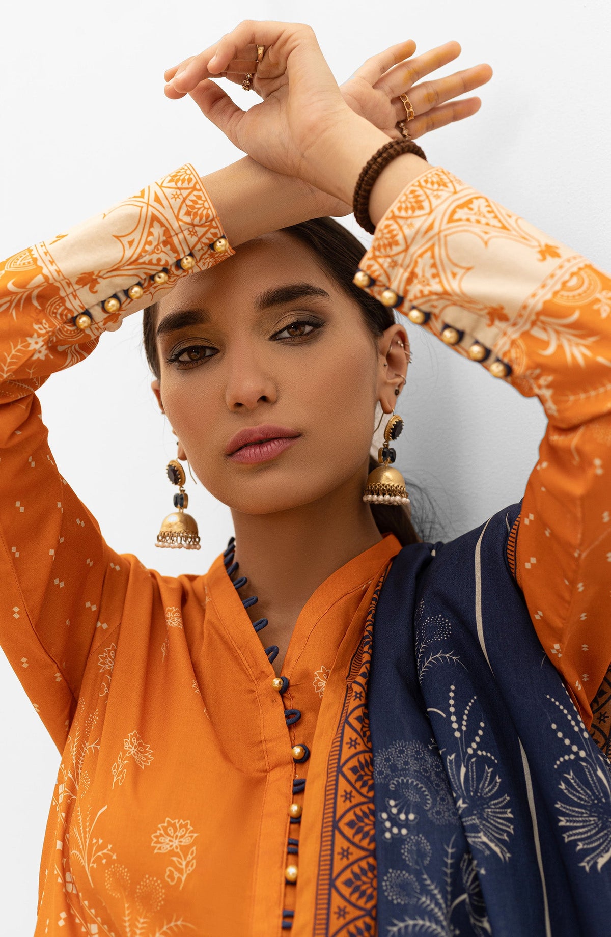 Orient - Unstitched 3 Piece Printed Lawn Shirt , Cambric Pant and Lawn Dupatta