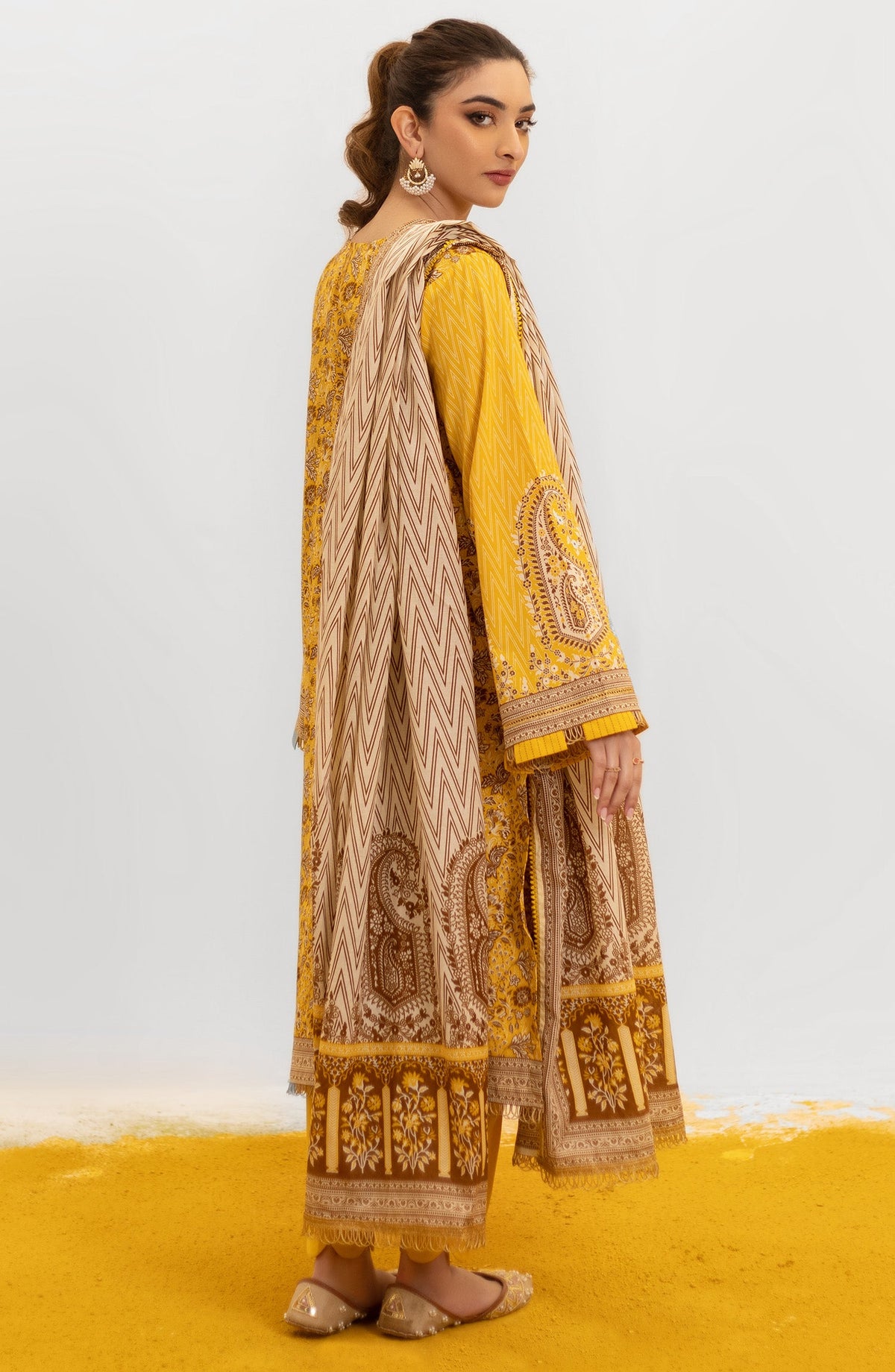 Orient - Unstitched 3 Piece Embroidered Lawn Shirt , Cambric Pant and Lawn Dupatta