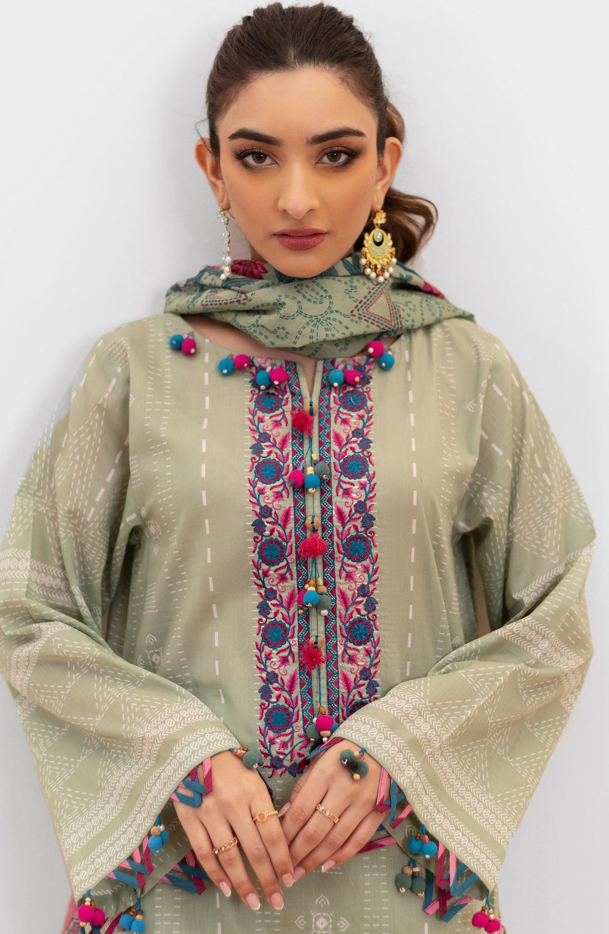 Orient - Unstitched 3 Piece Embroidered Lawn Shirt , Cambric Pant and Lawn Dupatta