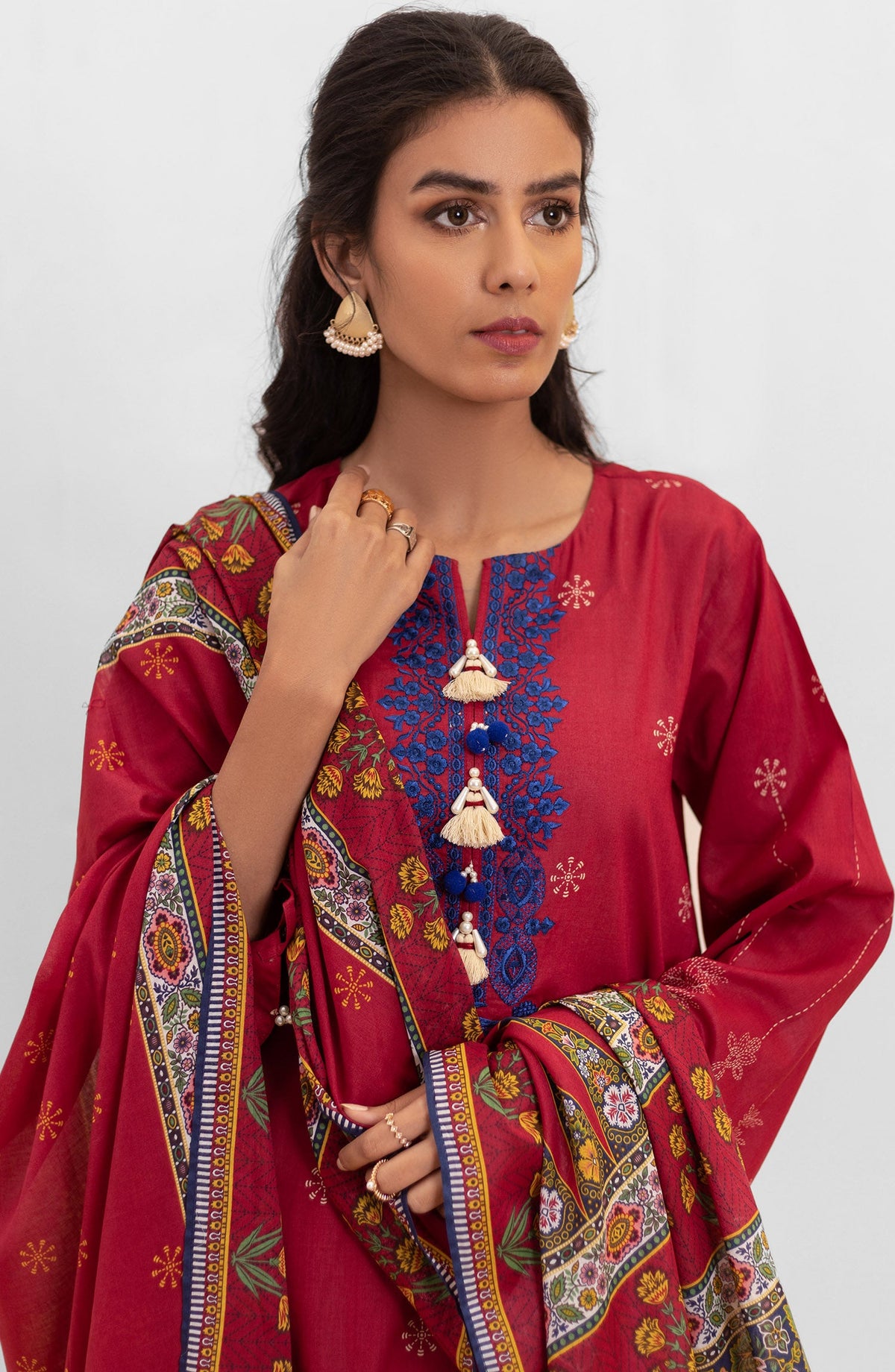 Orient - Unstitched 3 Piece Embroidered Lawn Shirt , Cambric Pant and Lawn Dupatta