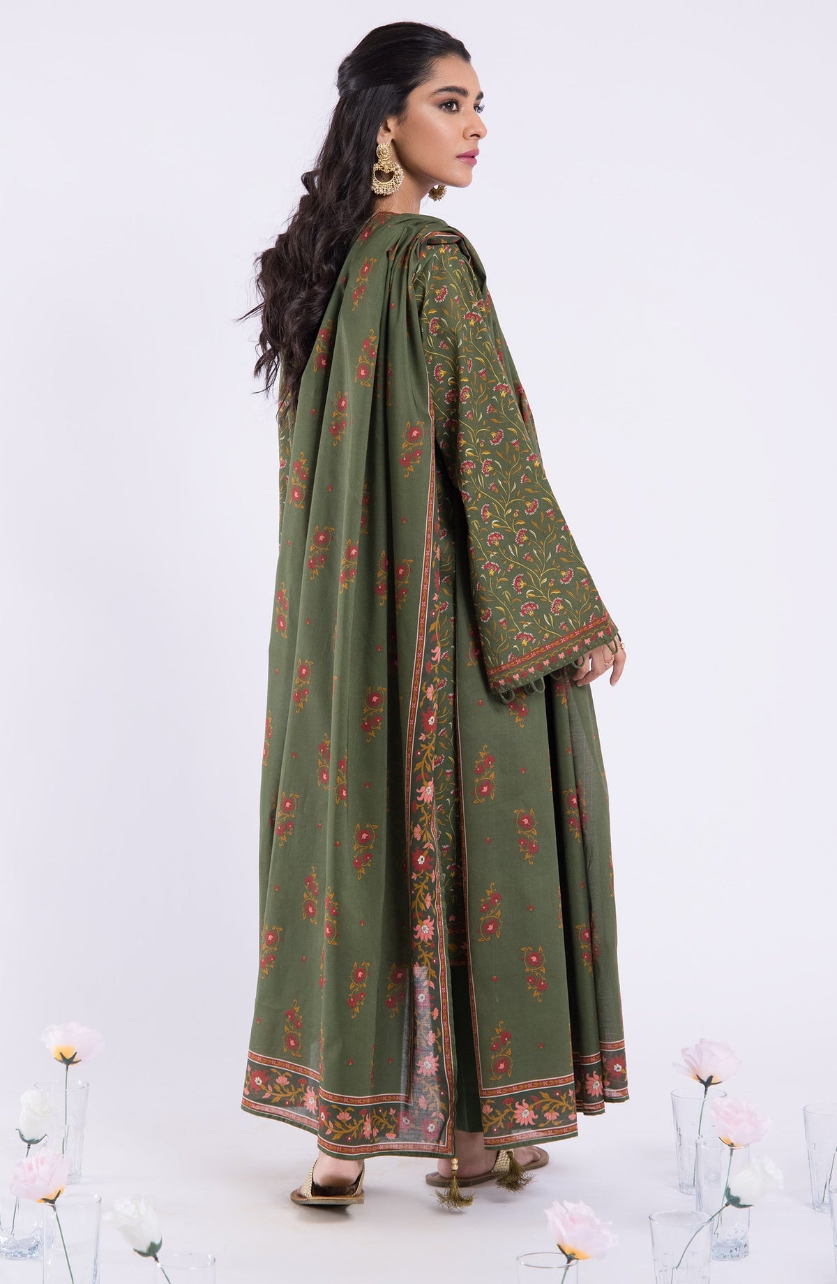 Orient - Unstitched 3 Piece Printed Lawn Shirt , Cambric Pant and Lawn Dupatta