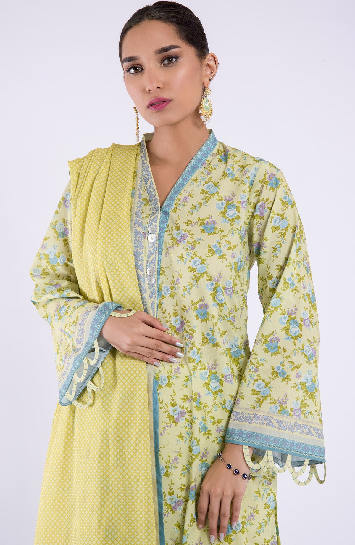 Orient - Unstitched 3 Piece Printed Lawn Shirt , Cambric Pant and Lawn Dupatta