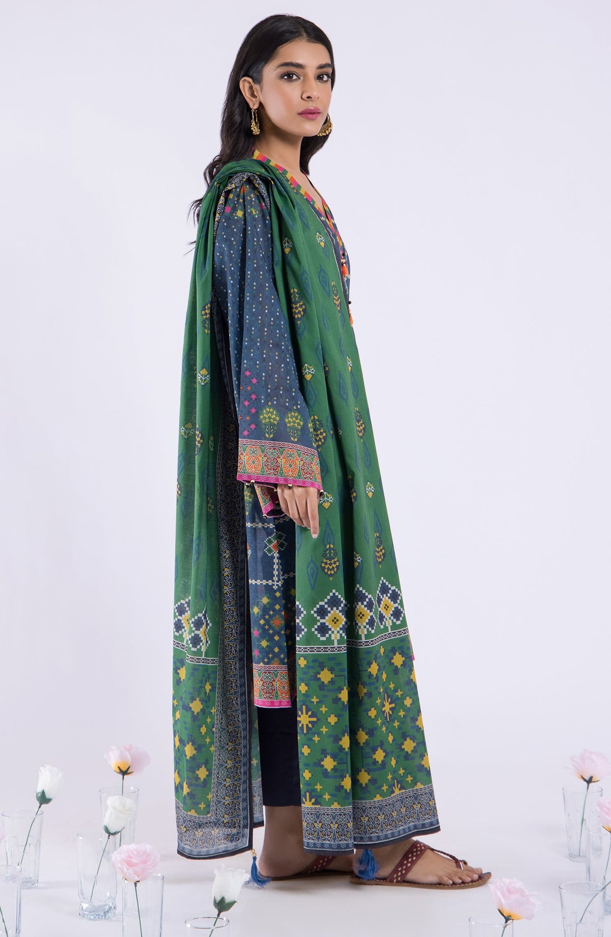 Orient - Unstitched 3 Piece Printed Lawn Shirt , Cambric Pant and Lawn Dupatta
