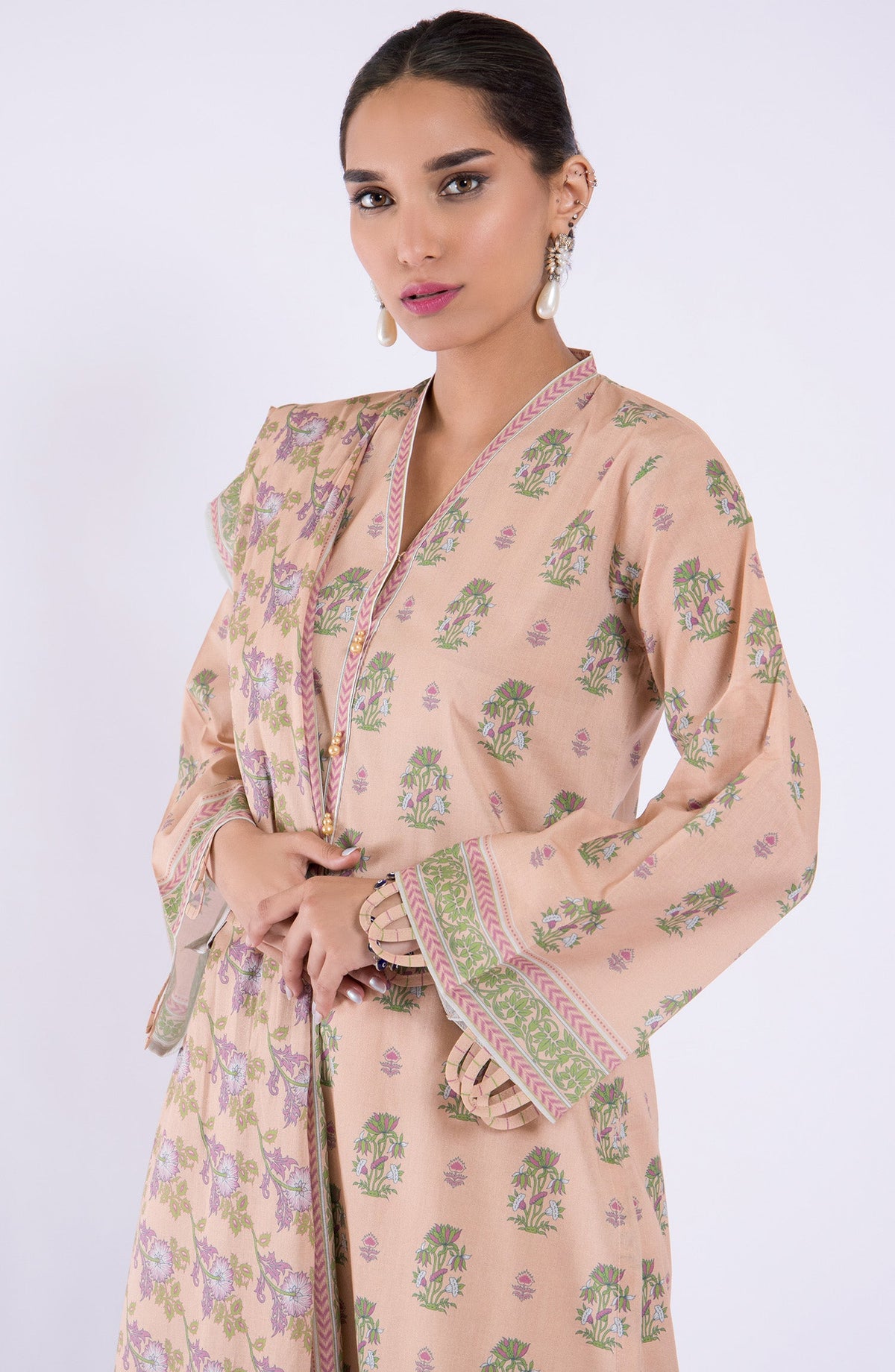 Orient - Unstitched 3 Piece Printed Lawn Shirt , Cambric Pant and Lawn Dupatta