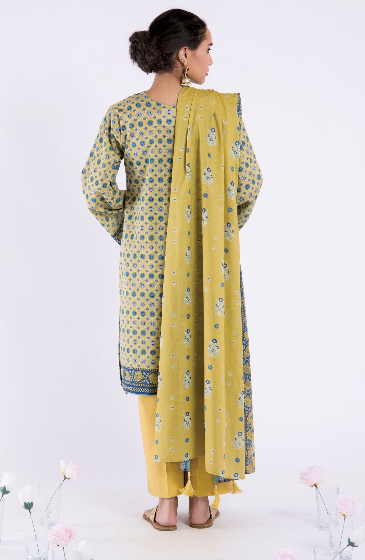 Orient - Unstitched 3 Piece Printed Lawn Shirt , Cambric Pant and Lawn Dupatta