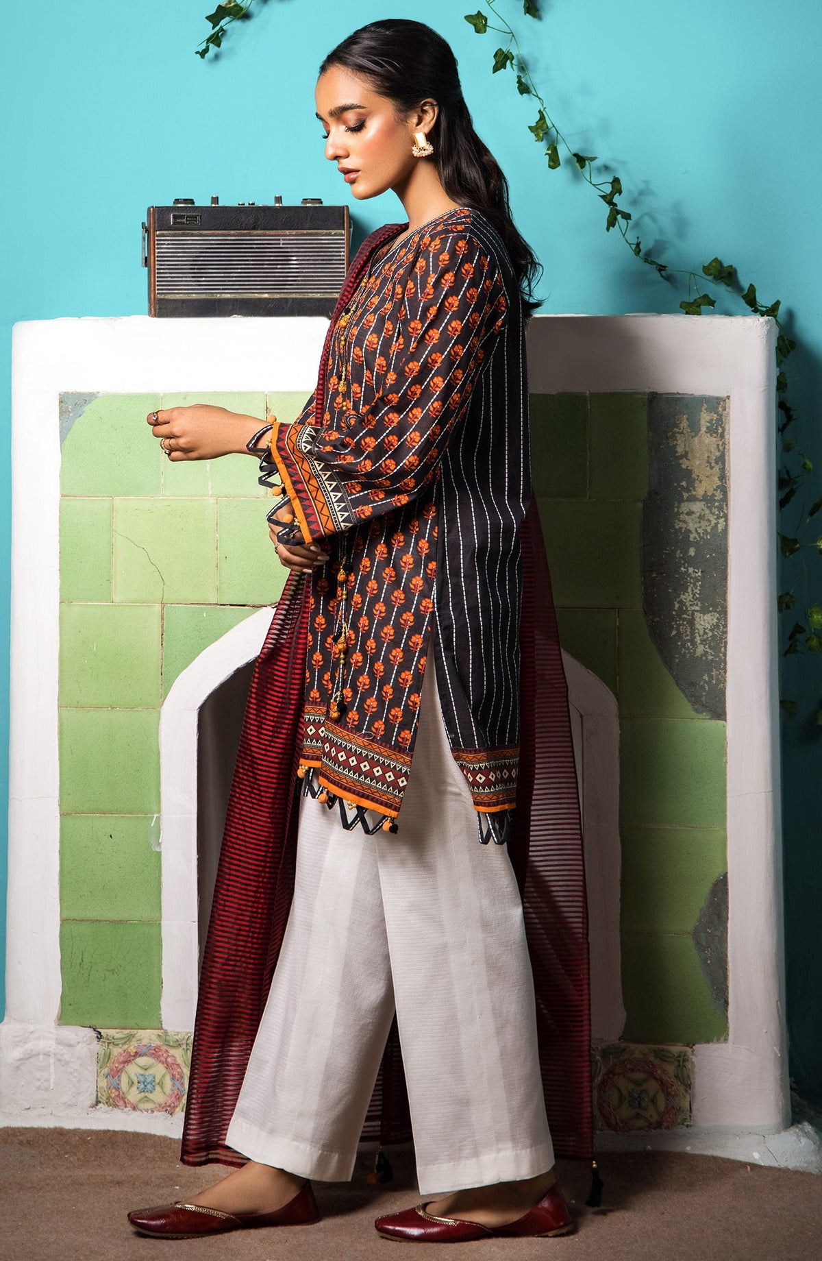 Orient - Unstitched 2 Piece Printed Khaddar Shirt and Yarn Dyed Dupatta
