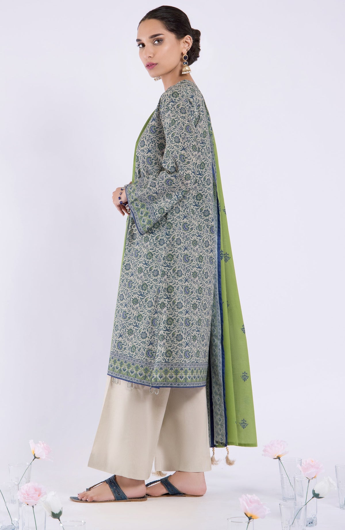 Orient - Unstitched 3 Piece Printed Lawn Shirt , Cambric Pant and Lawn Dupatta