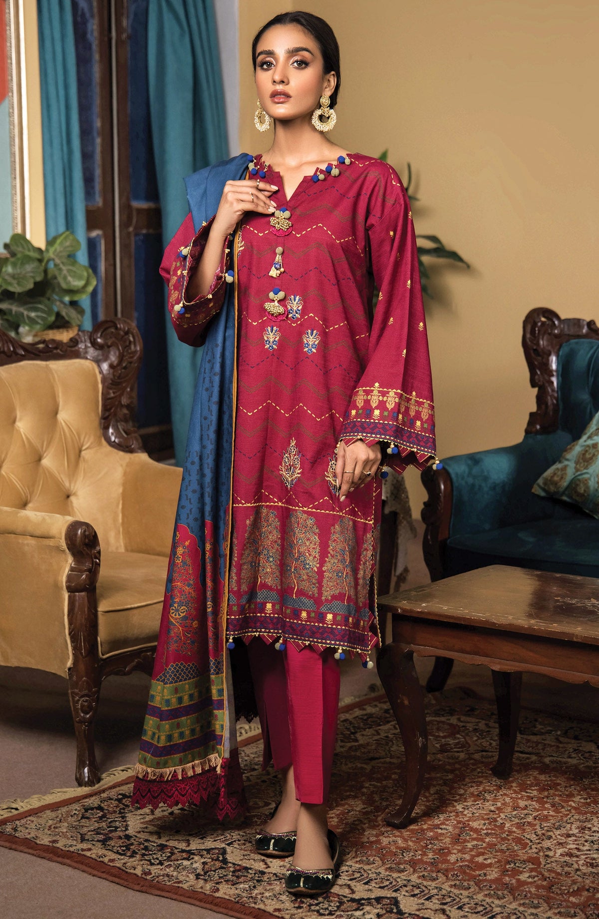 Orient - Unstitched 3 Piece Embroidered Khaddar Shirt , Khaddar Pant and Acrylic Dupatta