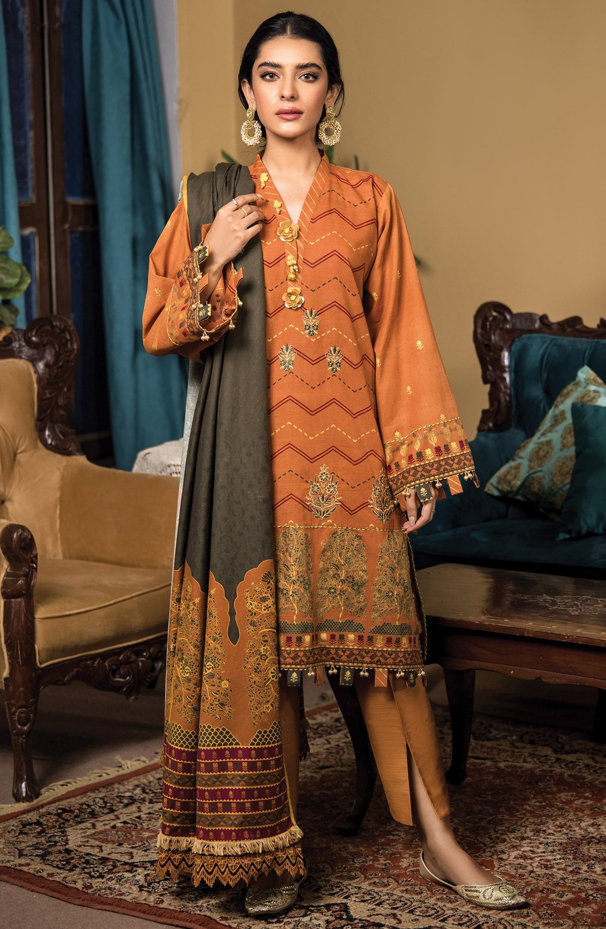 Orient - Unstitched 3 Piece Embroidered Khaddar Shirt , Khaddar Pant and Acrylic Dupatta