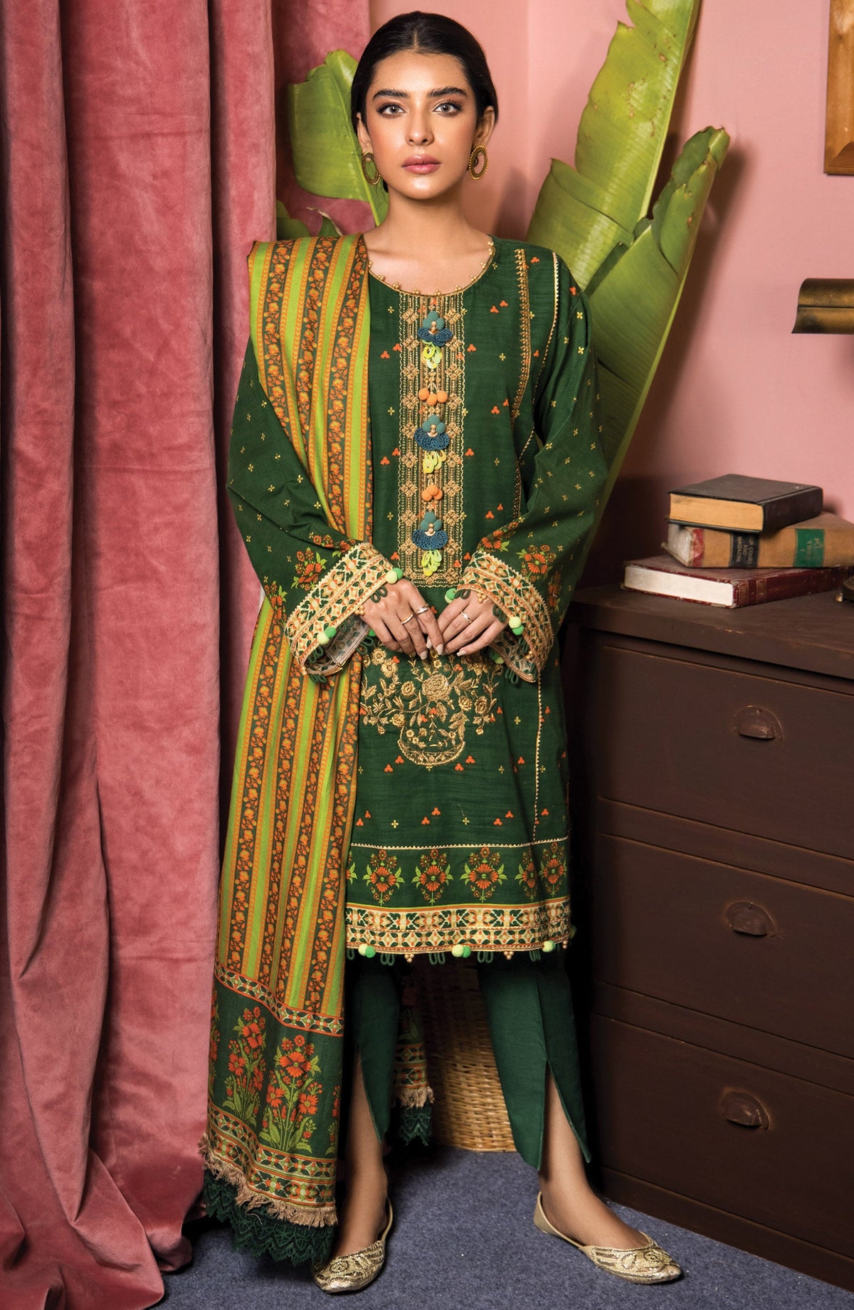 Orient - Unstitched 3 Piece Embroidered Khaddar Shirt , Khaddar Pant and Acrylic Dupatta