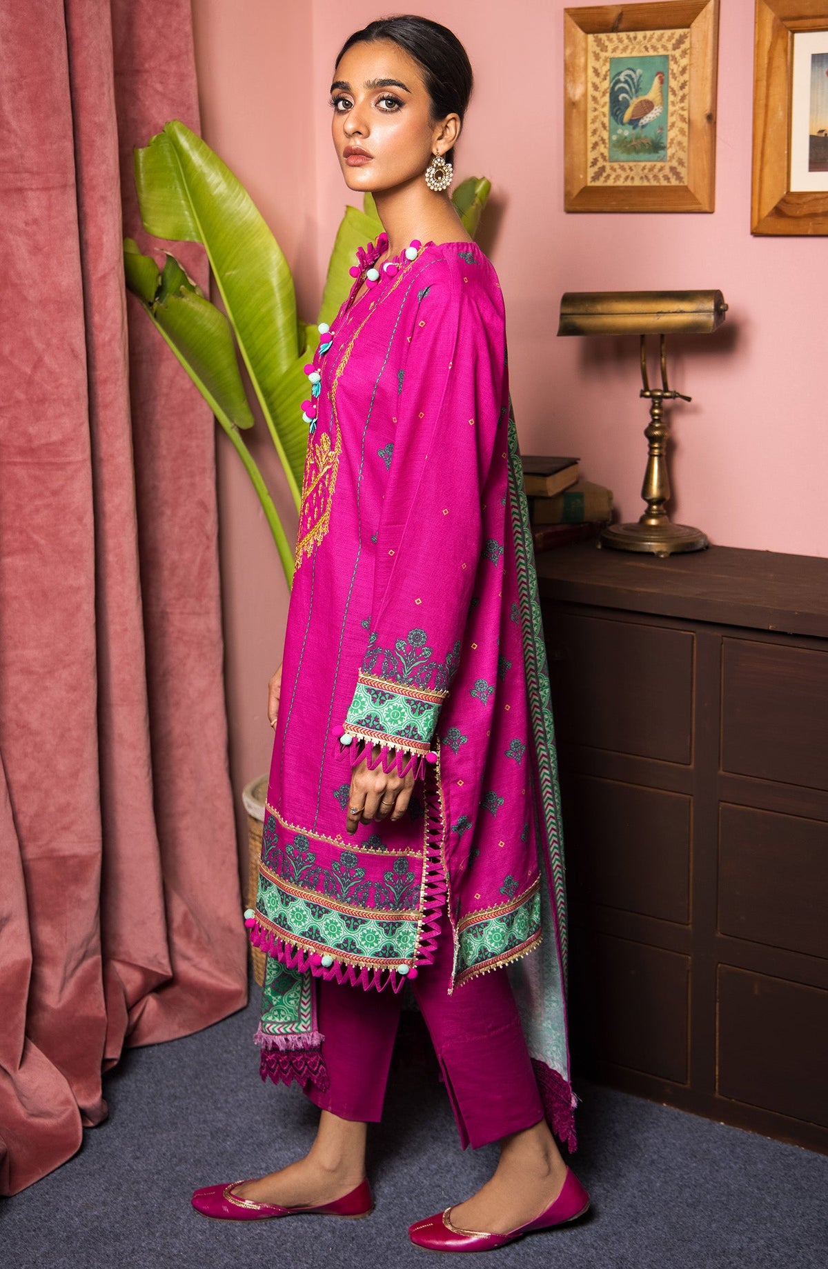 Orient - Unstitched 3 Piece Embroidered Khaddar Shirt , Khaddar Pant and Acrylic Dupatta