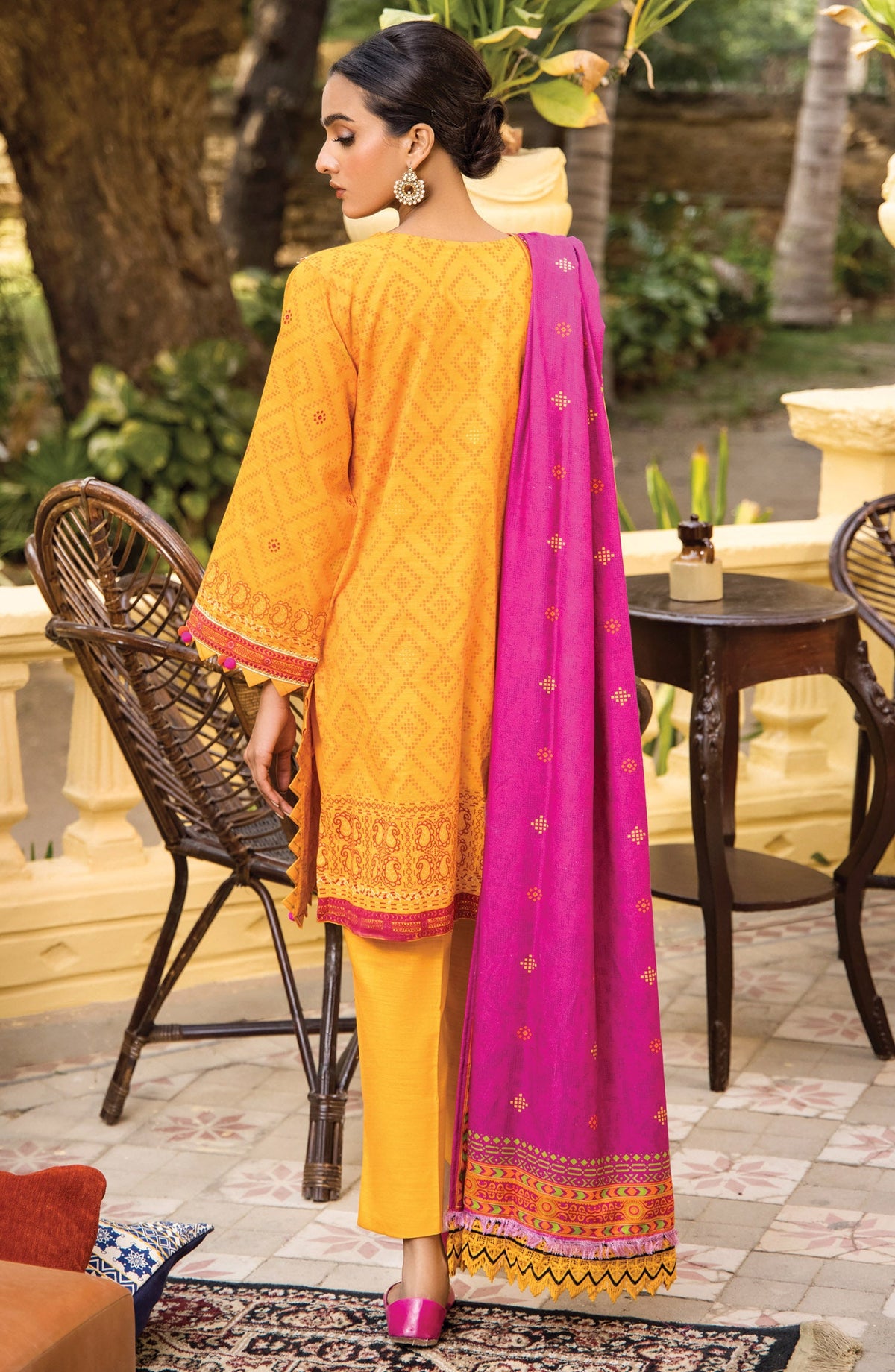 Orient - Unstitched 3 Piece Embroidered Khaddar Shirt , Khaddar Pant and Acrylic Dupatta