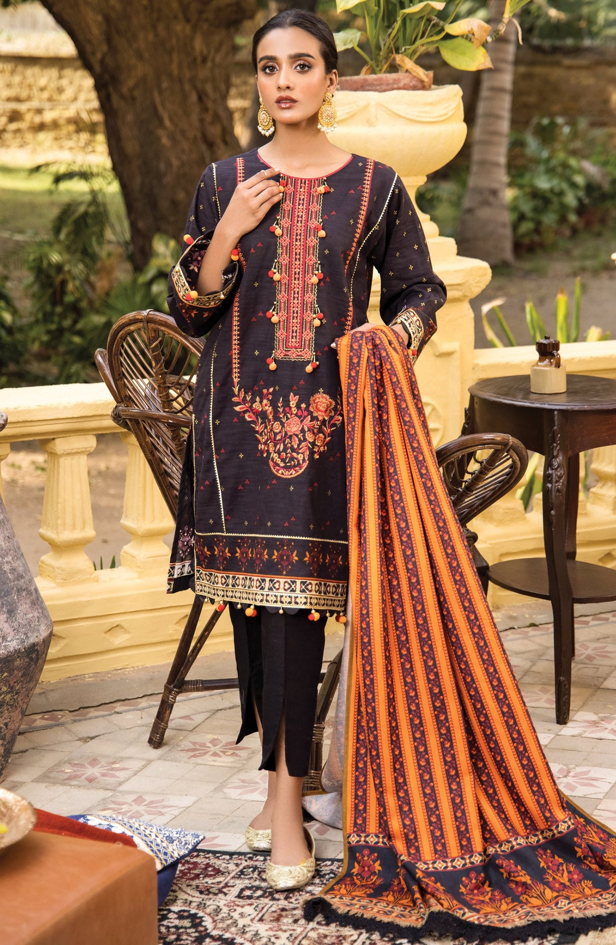 Orient - Unstitched 3 Piece Embroidered Khaddar Shirt , Khaddar Pant and Acrylic Dupatta