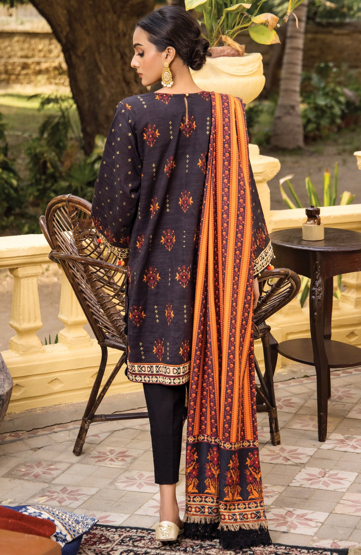 Orient - Unstitched 3 Piece Embroidered Khaddar Shirt , Khaddar Pant and Acrylic Dupatta