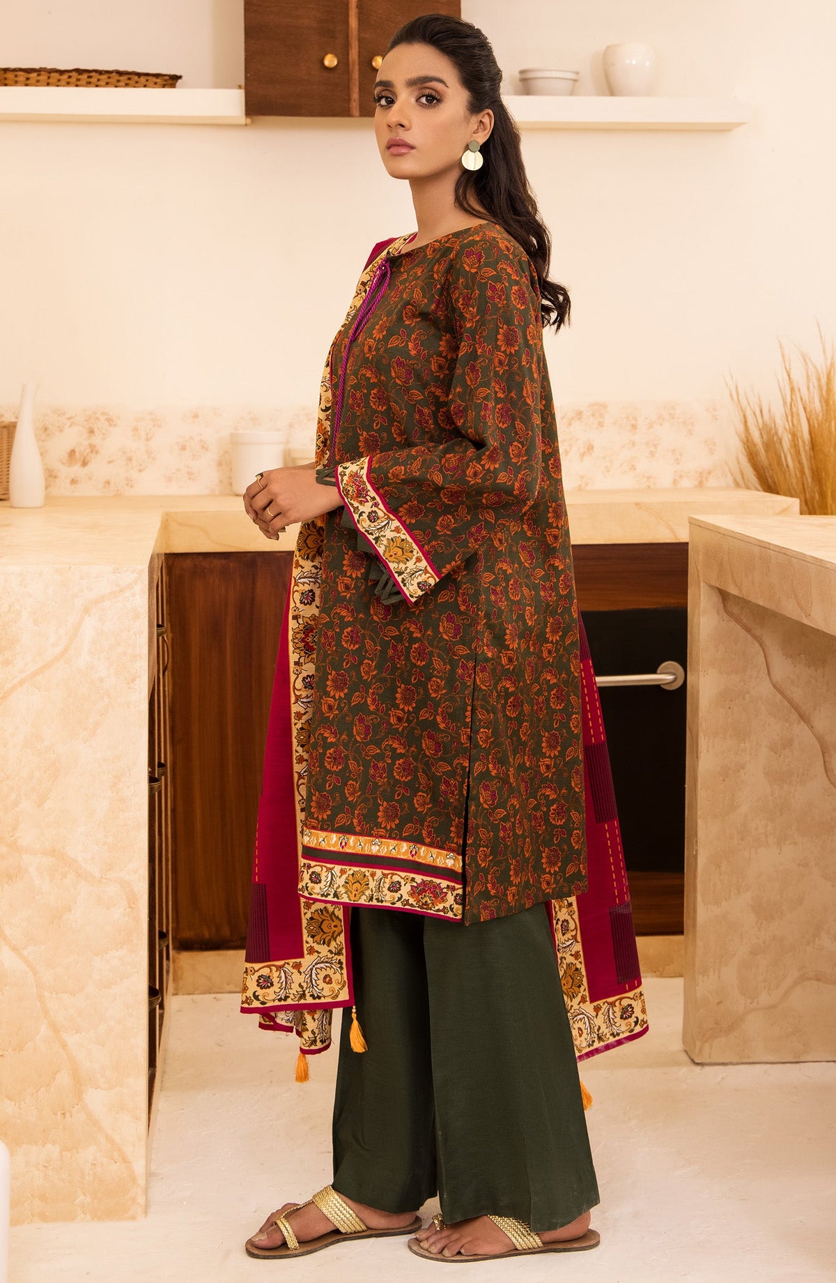 Orient - Unstitched 3 Piece Printed Khaddar Shirt, Pant and Khaddar Shawl Dupatta