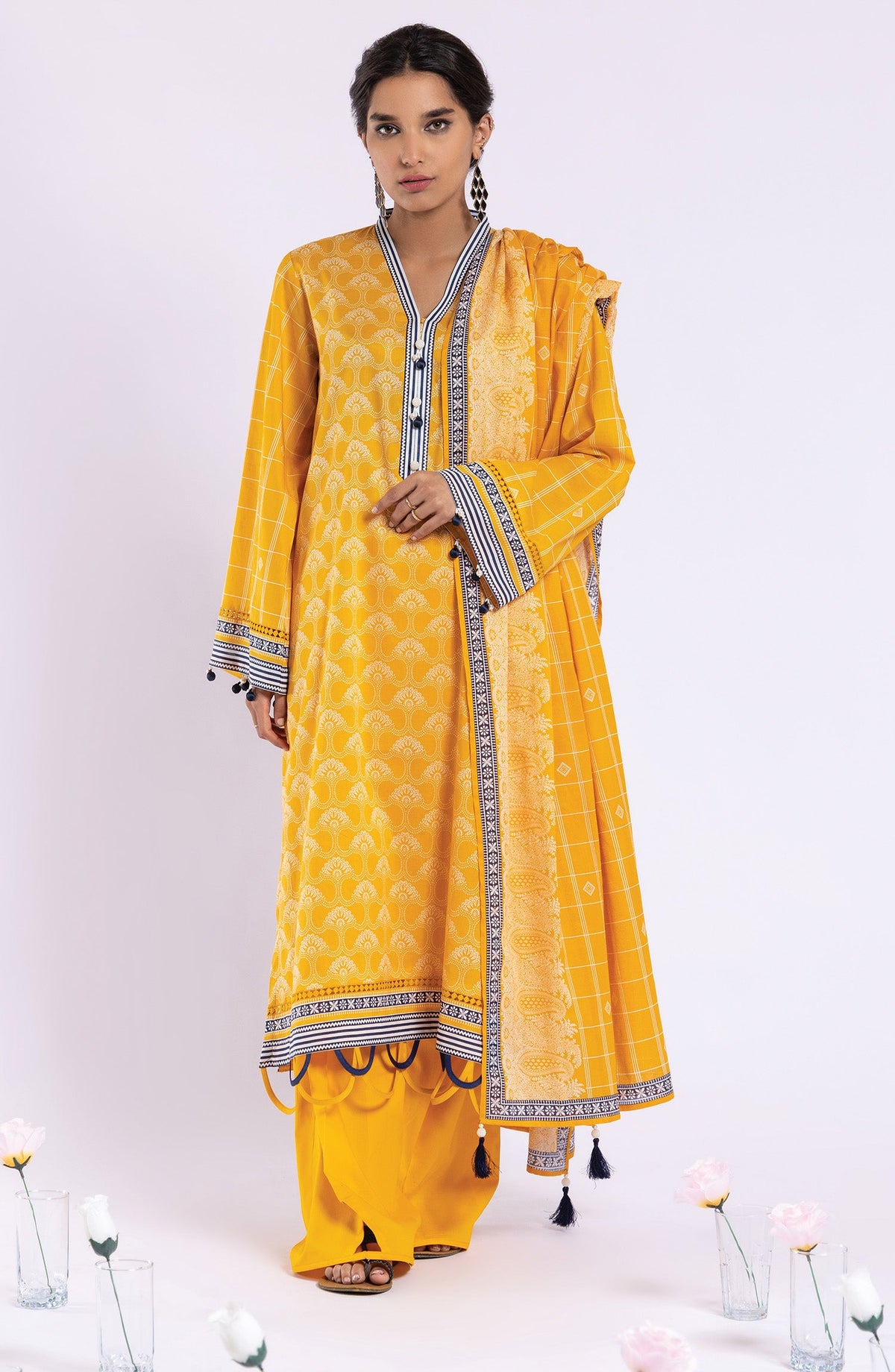 Orient - Unstitched 3 Piece Printed Lawn Shirt , Cambric Pant and Lawn Dupatta