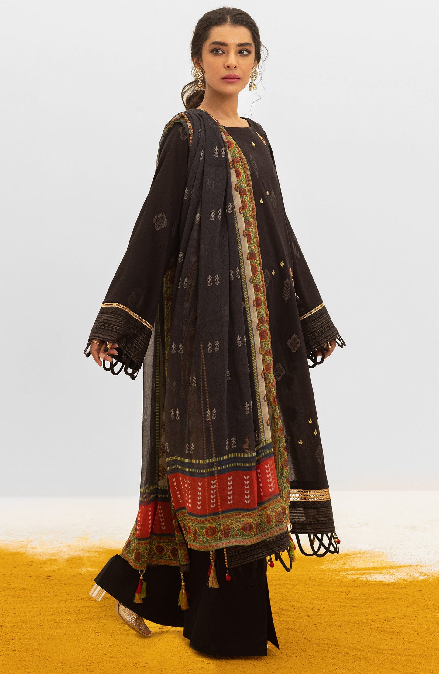 Orient - Unstitched 3 Piece Embroidered Jacquard Shirt , Cambric Pant and Chiffon Dupatta