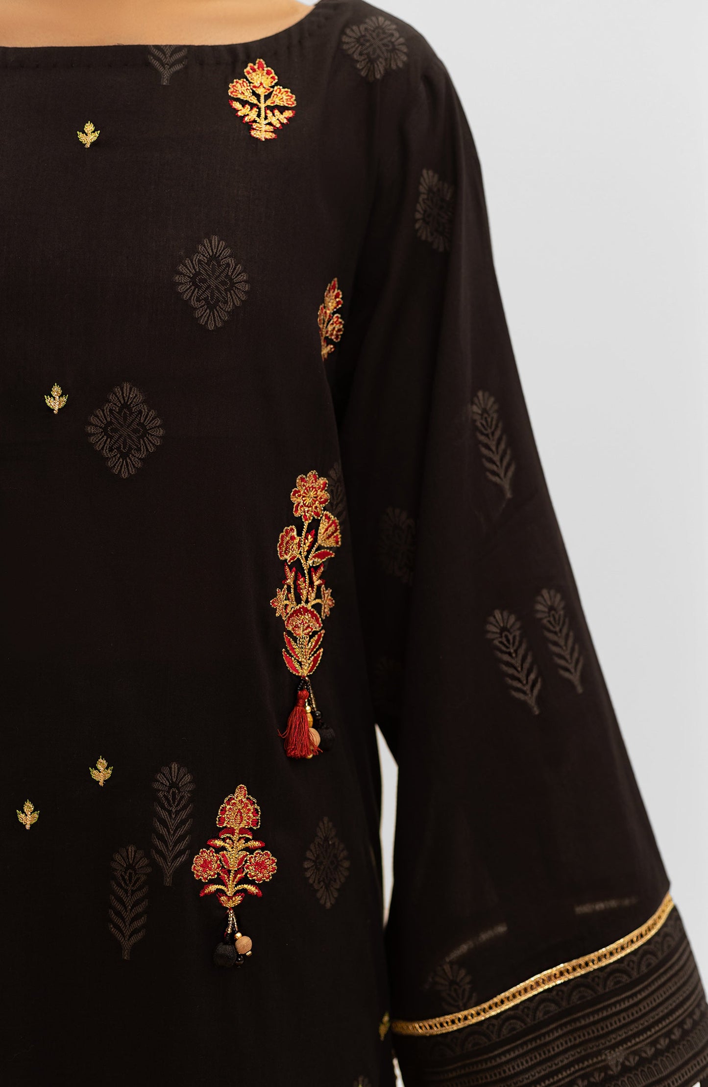 Orient - Unstitched 3 Piece Embroidered Jacquard Shirt , Cambric Pant and Chiffon Dupatta