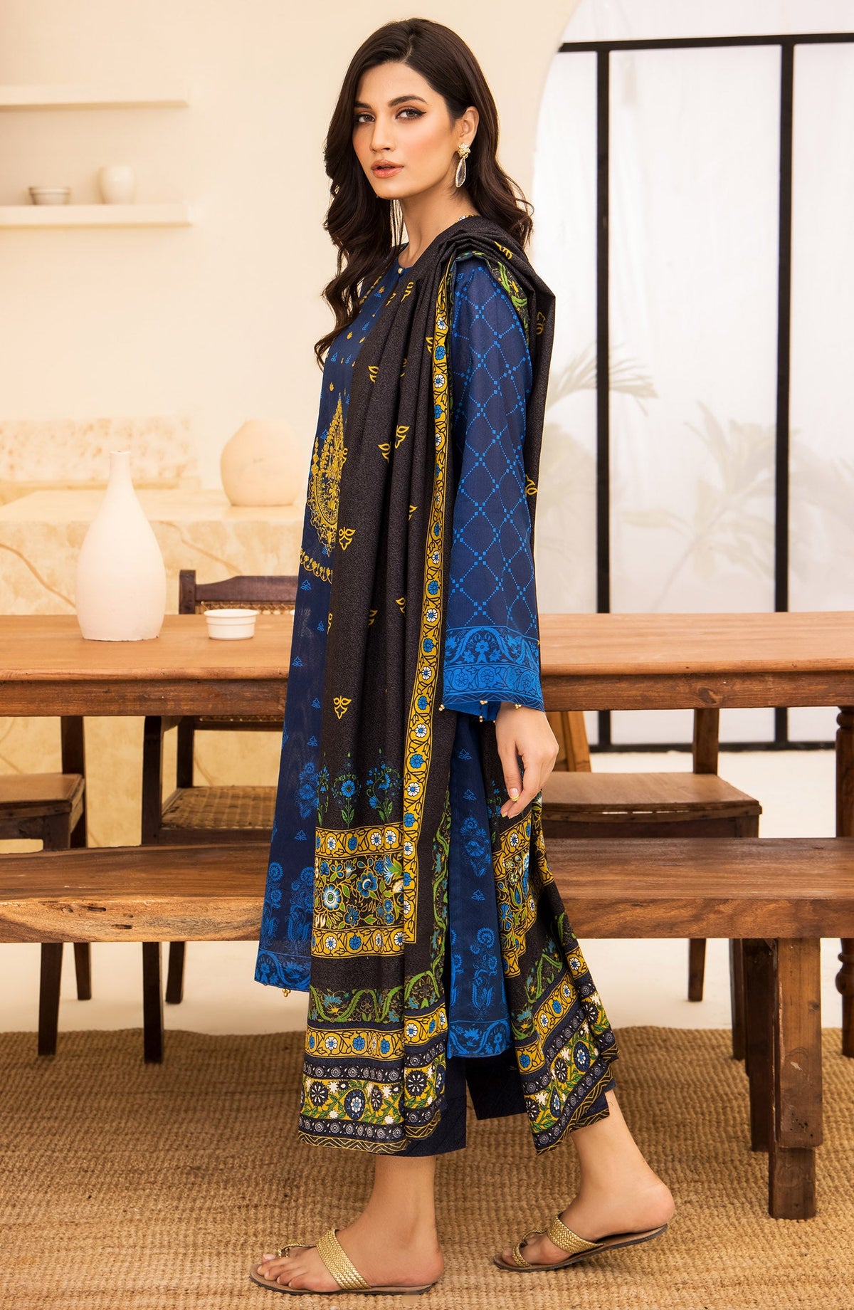 Orient - Unstitched 3 Piece Embroidered Karandi Shirt , Pant and Karandi Dupatta