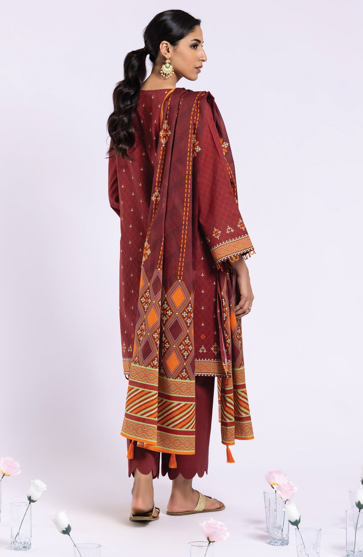 Orient - Unstitched 3 Piece Printed Lawn Shirt , Cambric Pant and Lawn Dupatta