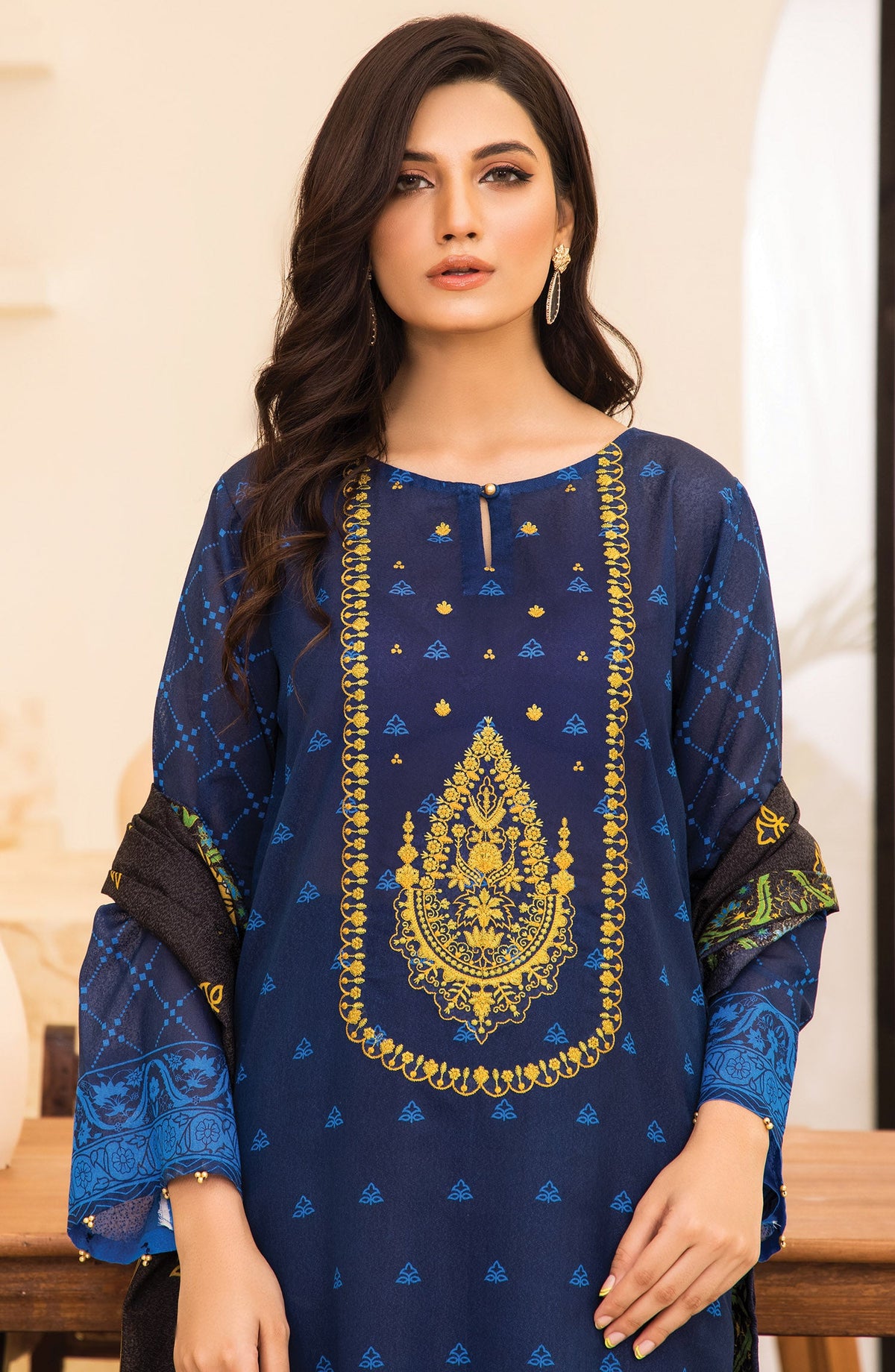 Orient - Unstitched 3 Piece Embroidered Karandi Shirt , Pant and Karandi Dupatta
