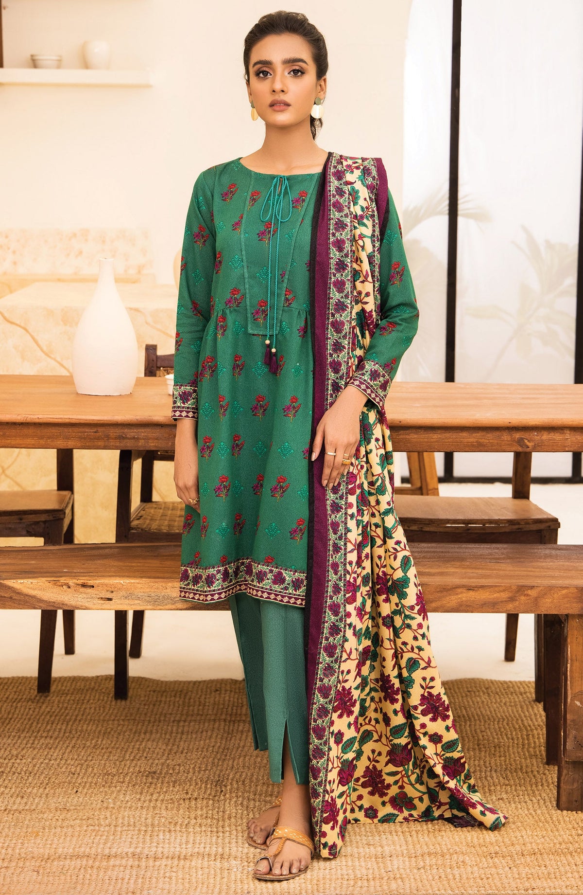 Orient - Unstitched 3 Piece Printed Karandi Shirt , Pant and Karandi Shawl Dupatta