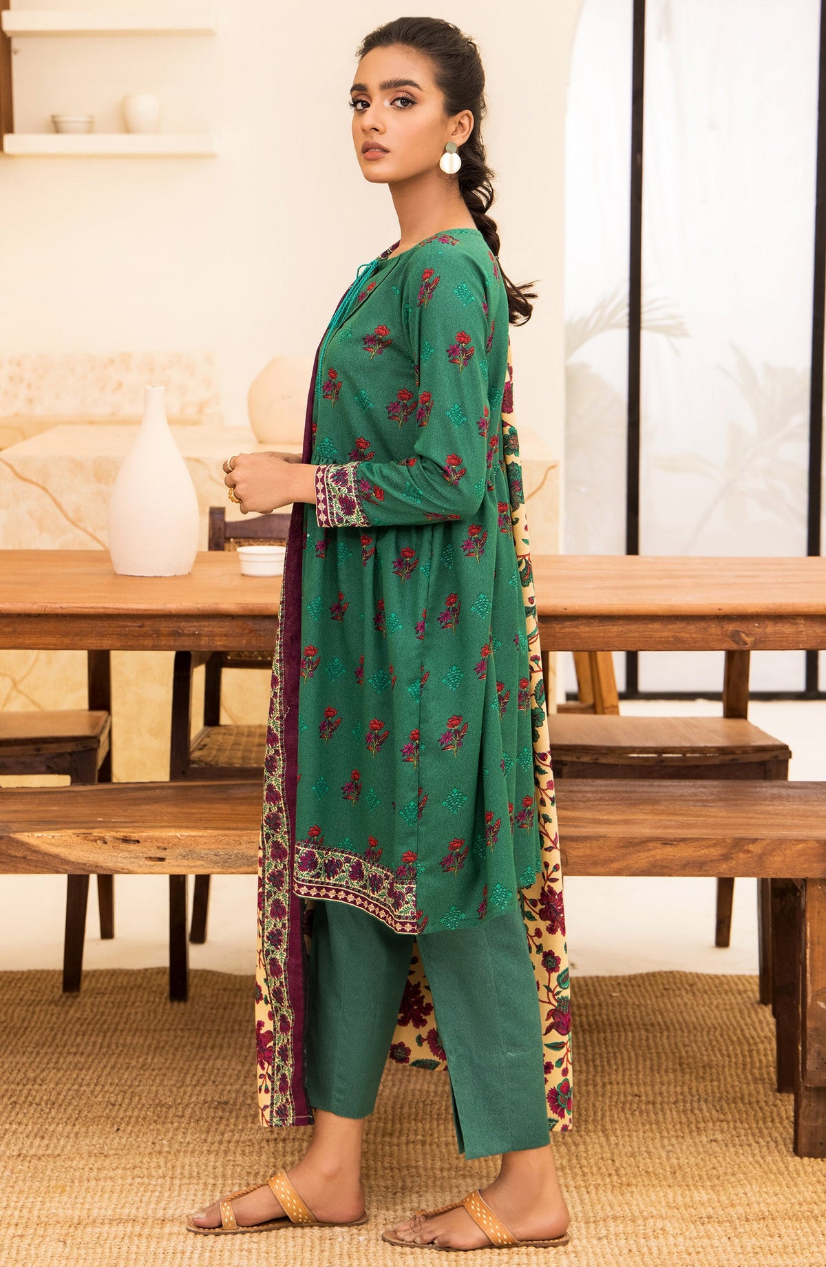Orient - Unstitched 3 Piece Printed Karandi Shirt , Pant and Karandi Shawl Dupatta
