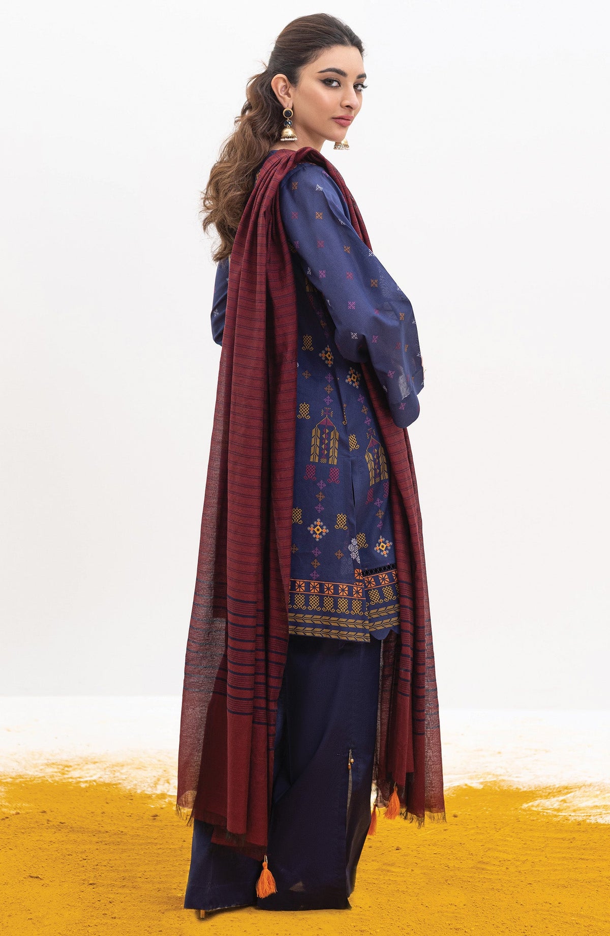 Orient - Unstitched 3 Piece Printed Lawn Shirt , Cambric Pant and Yarn Dyed Dupatta