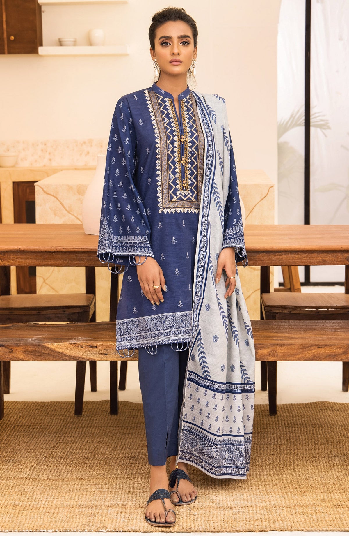 Orient - Unstitched 3 Piece Embroidered Khaddar Shirt , Pant and Khaddar Dupatta