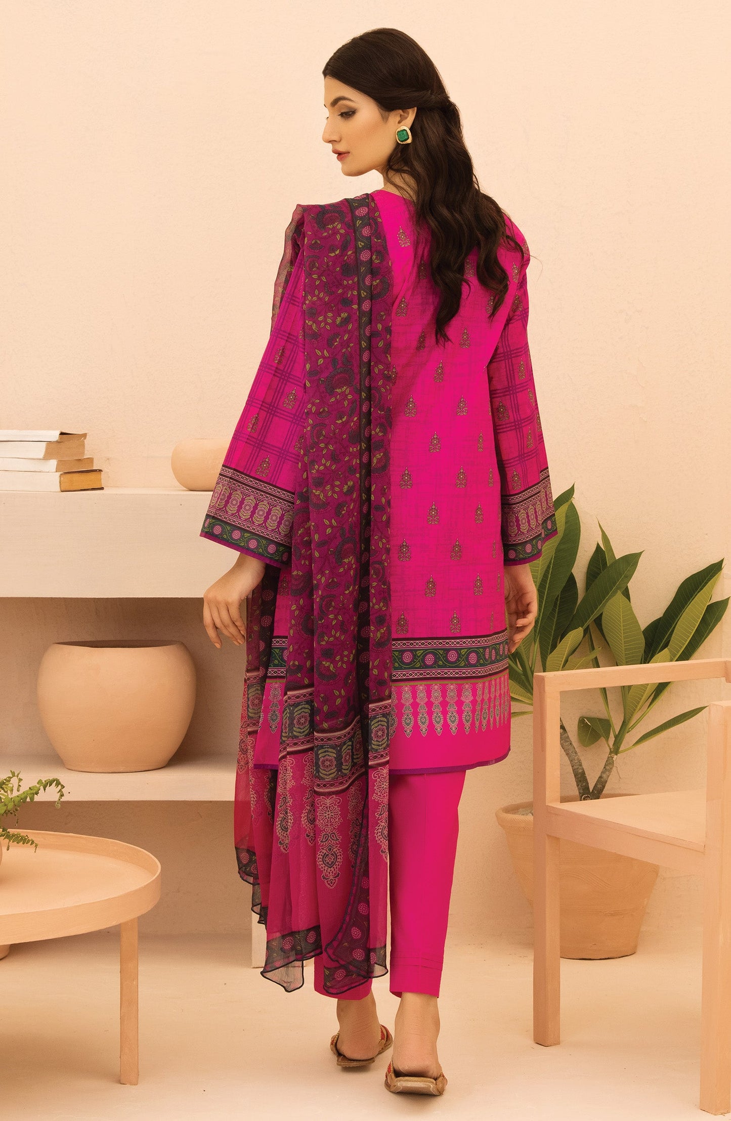 Orient - Unstitched 3 Piece Printed Lawn Shirt , Cambric Pant and Chiffon Dupatta