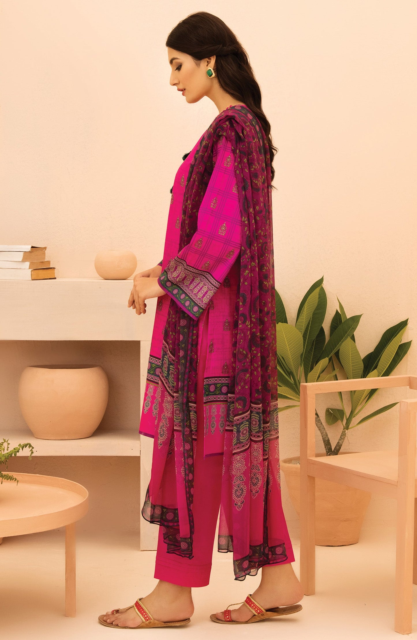 Orient - Unstitched 3 Piece Printed Lawn Shirt , Cambric Pant and Chiffon Dupatta