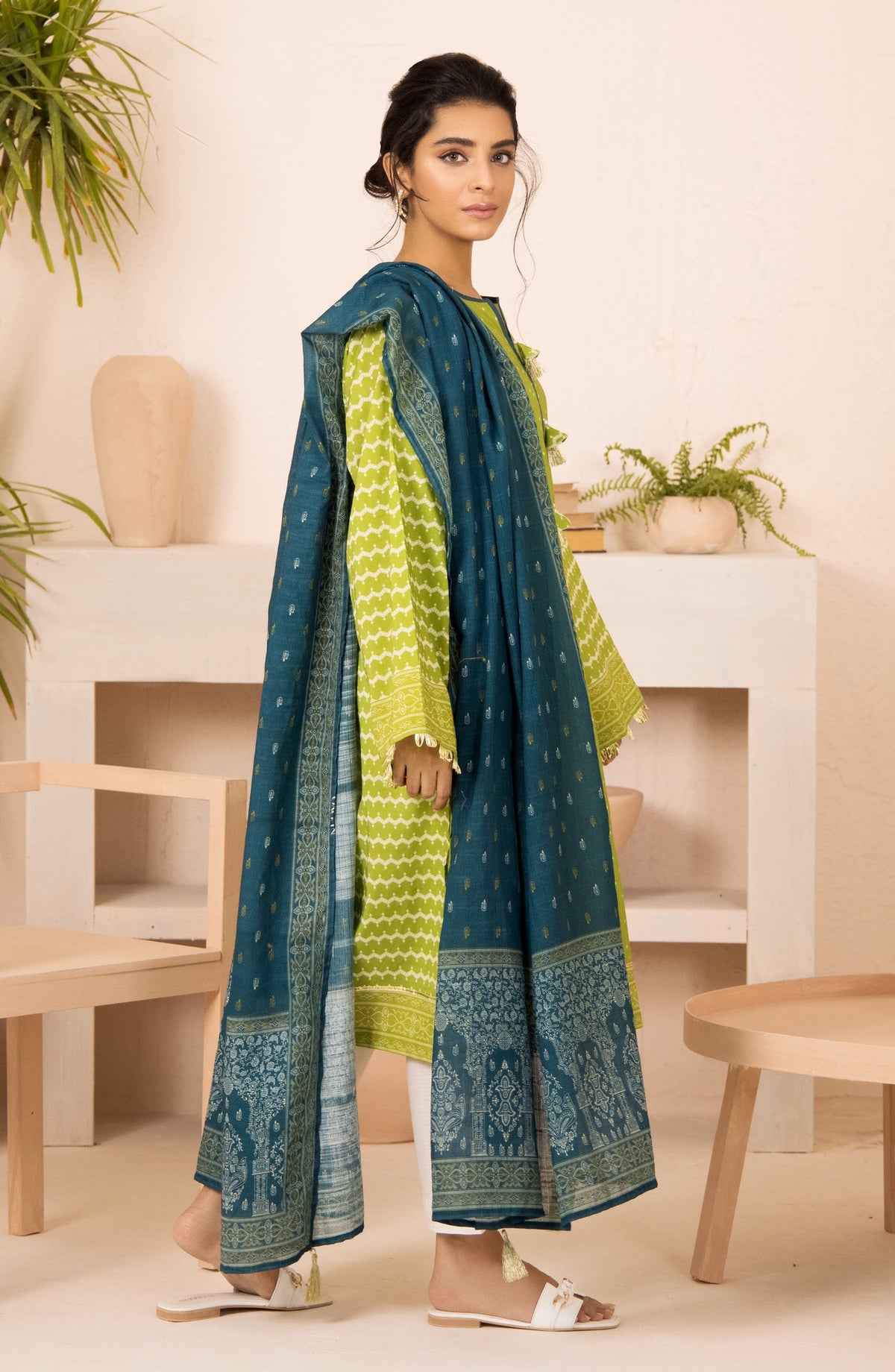 Orient - Unstitched 2 Piece Printed Heavy Lawn Shirt and Dobby Dupatta