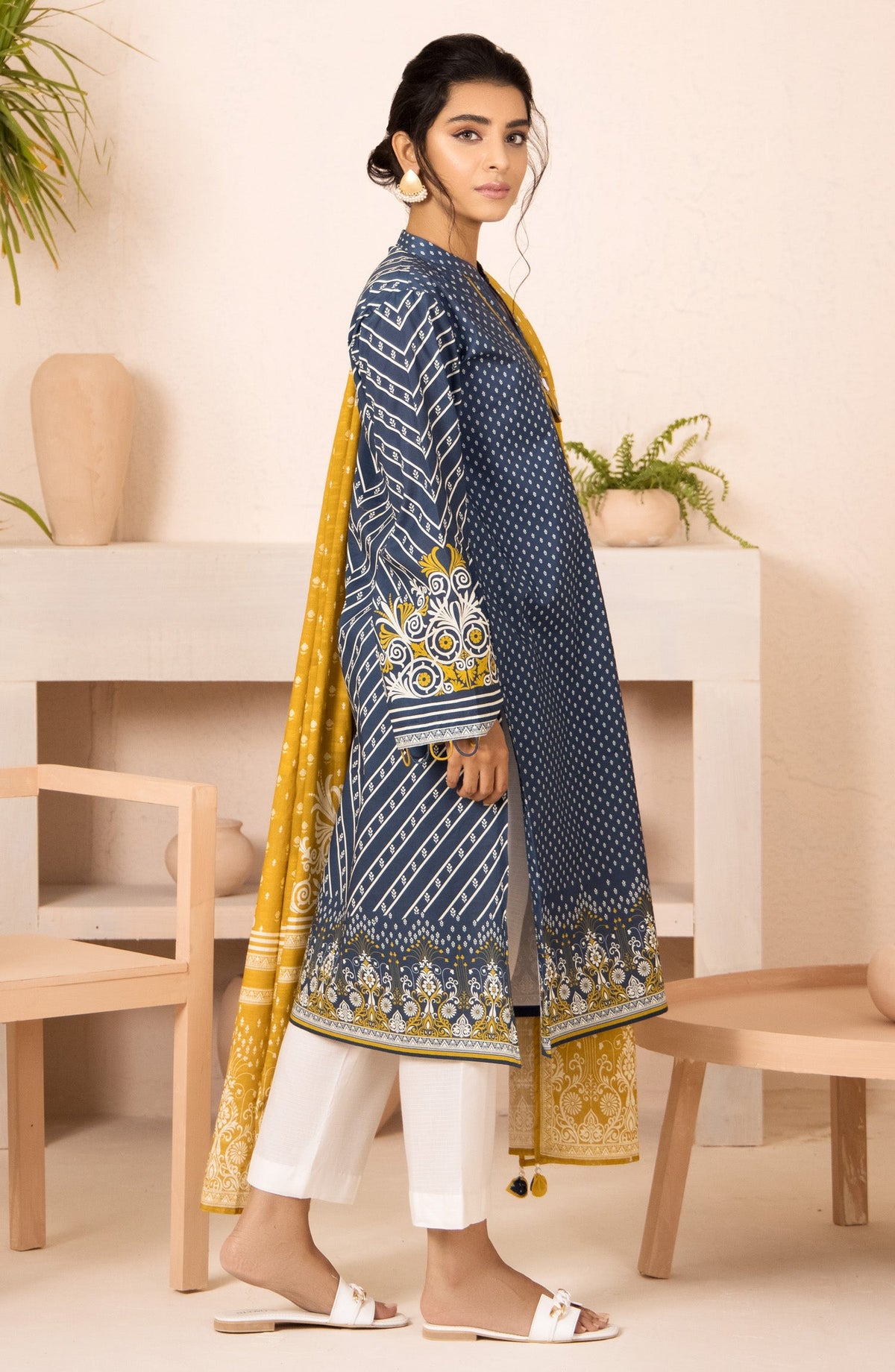 Orient - Unstitched 2 Piece Printed Heavy Lawn Shirt and Dobby Dupatta