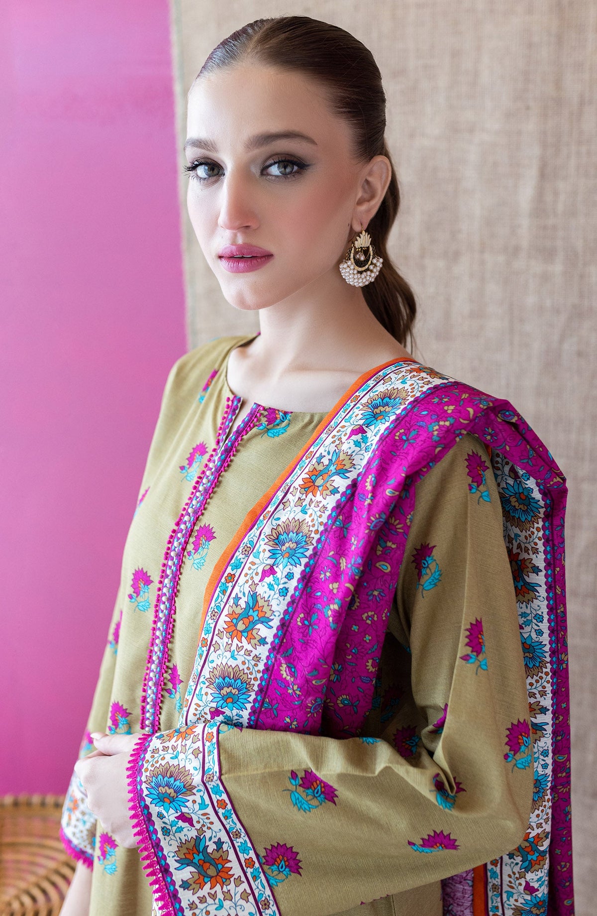 Orient - Unstitched 3 Piece Printed Khaddar Shirt , Khaddar Pant and Khaddar Dupatta