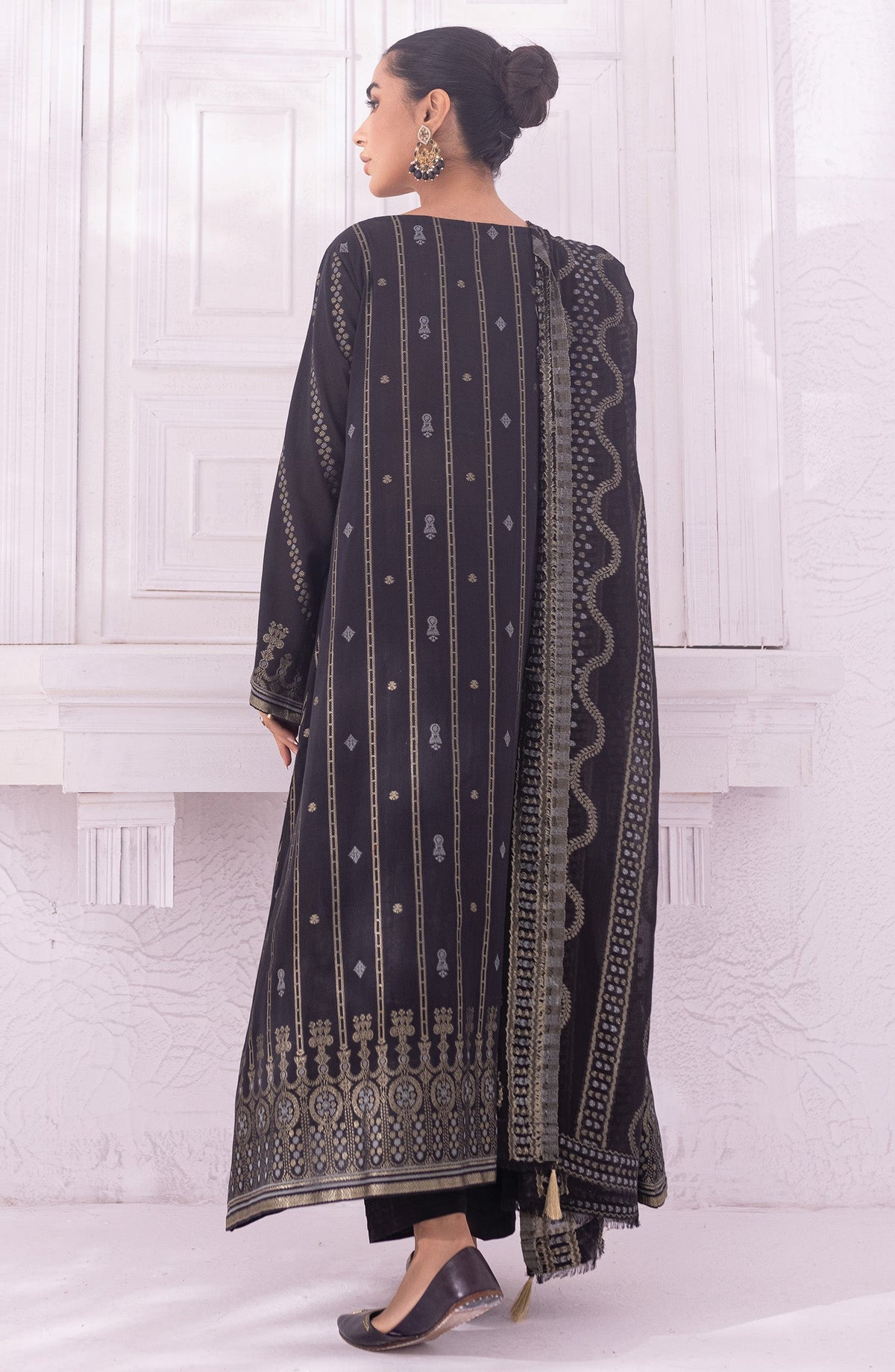 Orient - Unstitched 3 Piece Embroidered Jacquard Shirt , Cambric Pant and Jacquard Dupatta