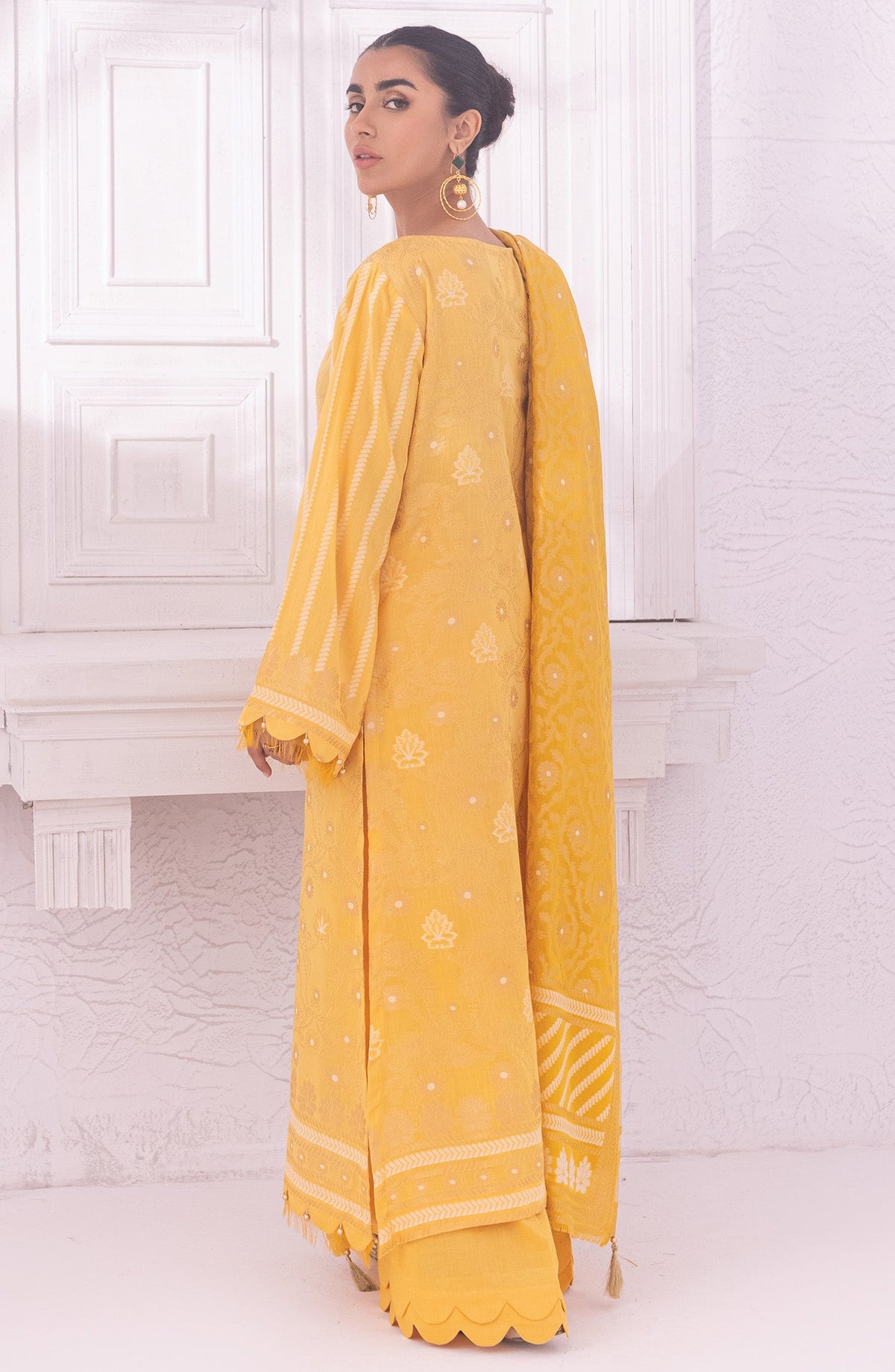 Orient - Unstitched 3 Piece Embroidered Jacquard Shirt , Cambric Pant and Jacquard Dupatta