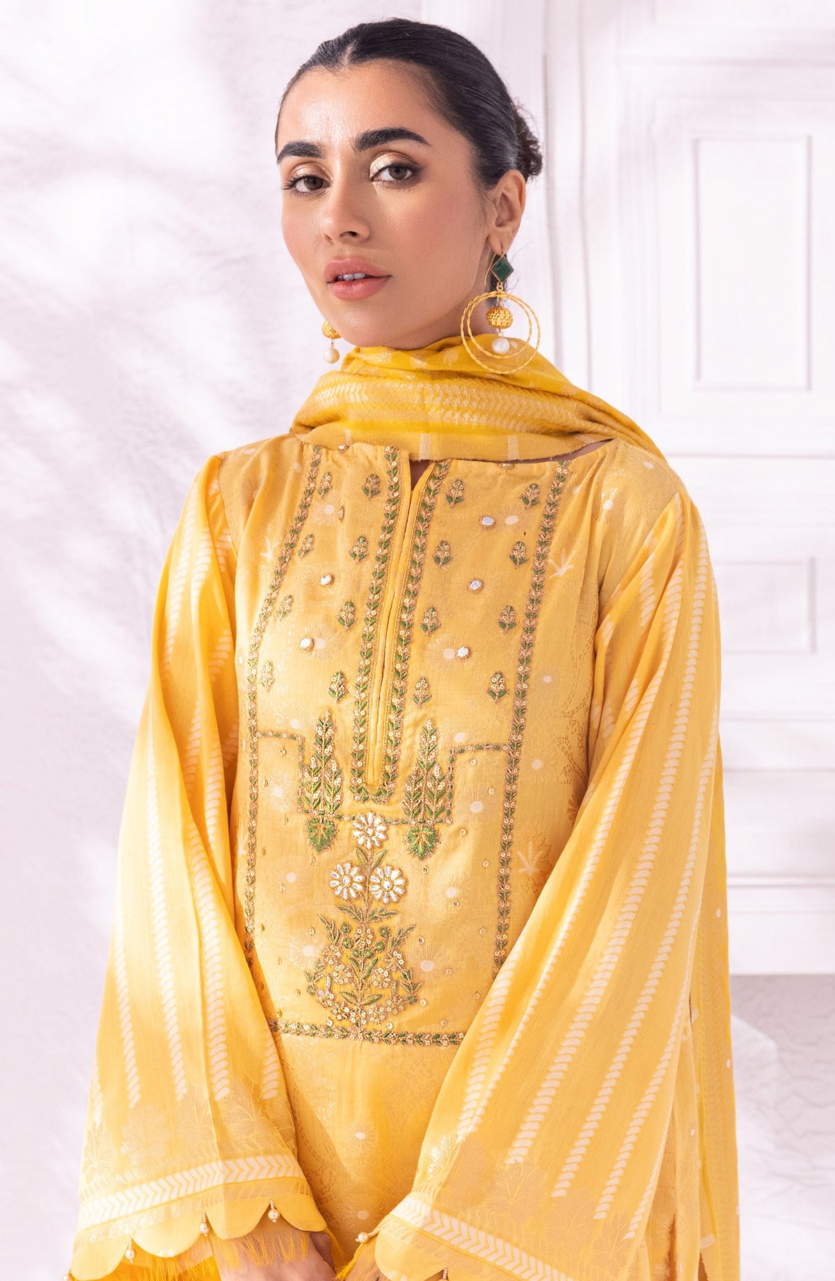 Orient - Unstitched 3 Piece Embroidered Jacquard Shirt , Cambric Pant and Jacquard Dupatta