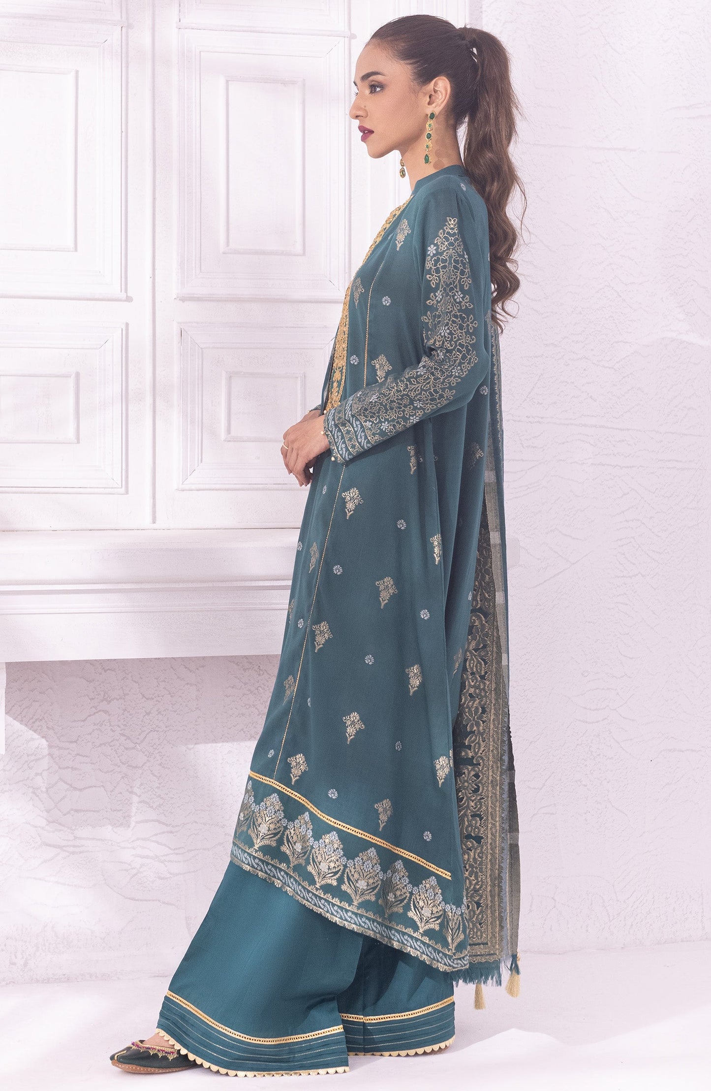 Orient - Stitched 3 Piece Embroidered Jacquard Shirt , Cambric Pant and JACQUARD Dupatta