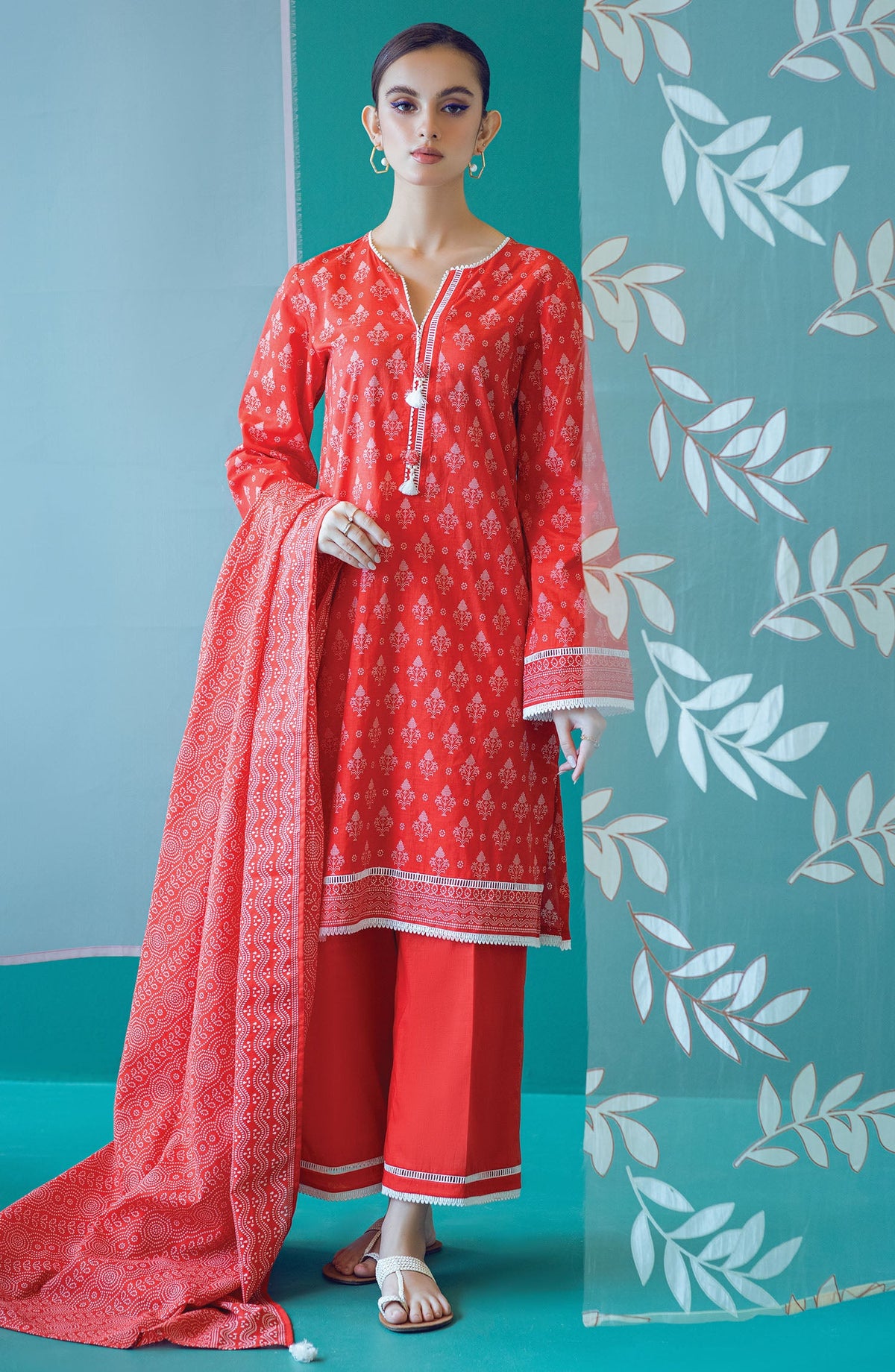 Orient - Unstitched 3 Piece Printed Heavy Lawn Shirt , Cambric Pant and Lawn Dupatta